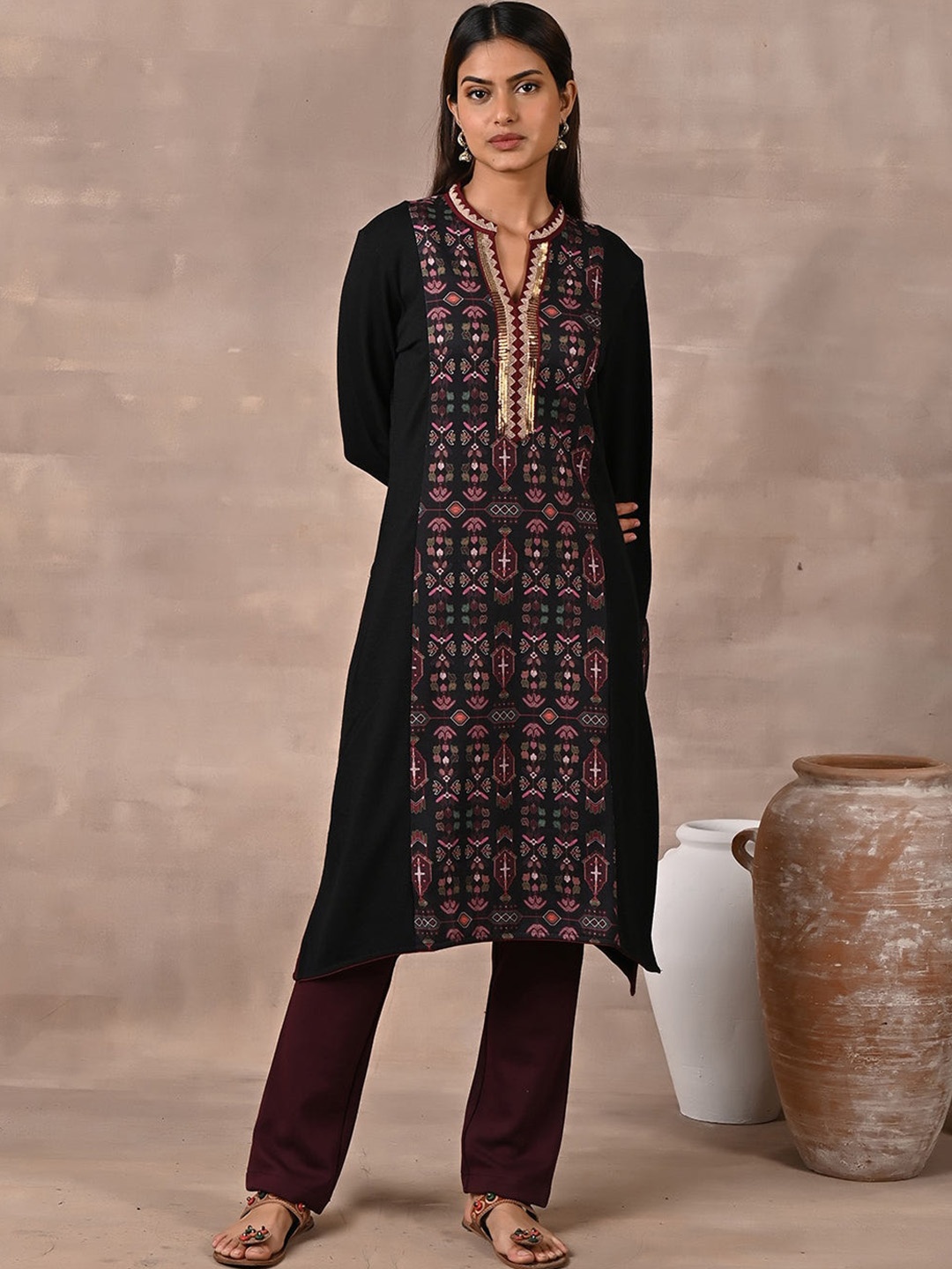 

Lakshita Women Ethnic Motifs Printed Band Collar Sequined Cotton Kurta, Black