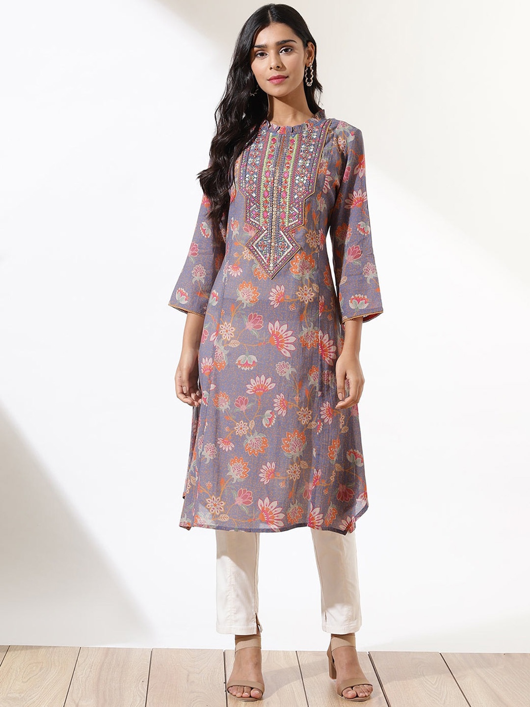 

Lakshita Floral Printed Mirror Work Cotton Kurta, Lavender