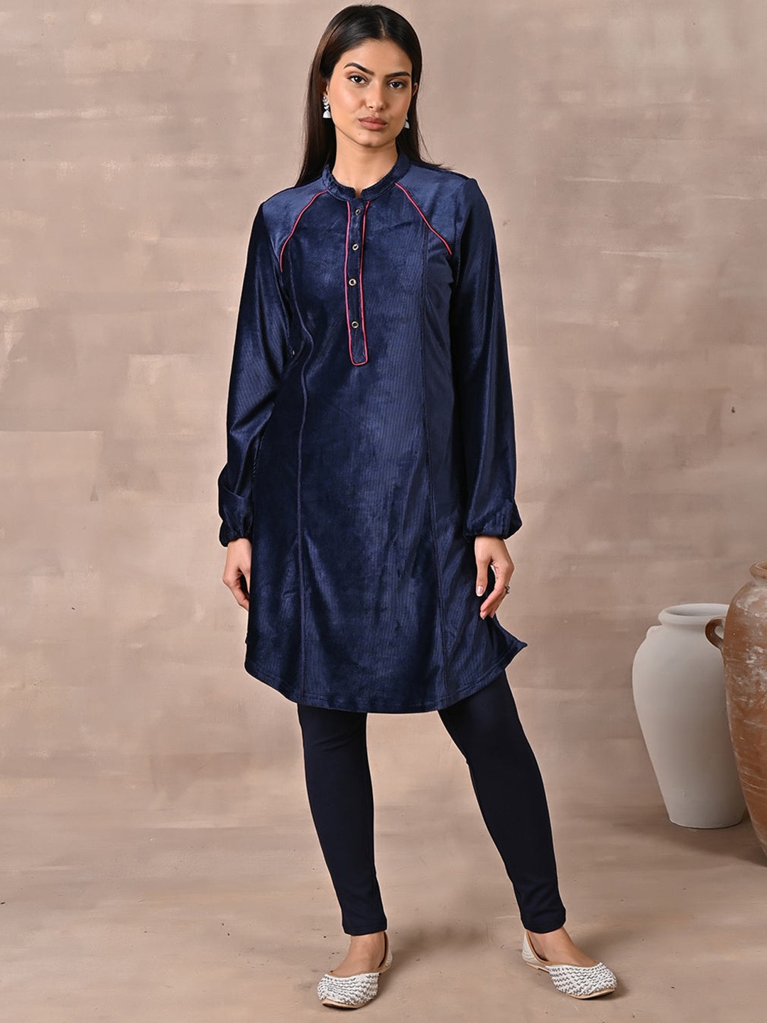 

Lakshita Puff Sleeved Cotton Kurta, Navy blue