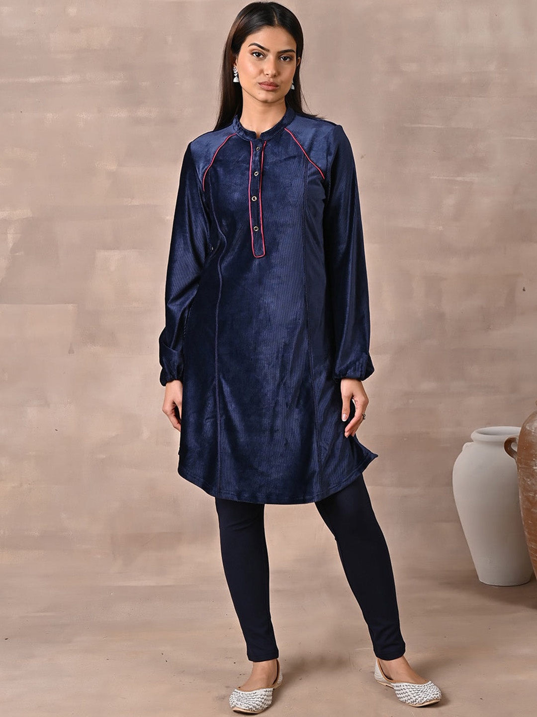 

Lakshita Puff Sleeved Cotton Kurta, Navy blue