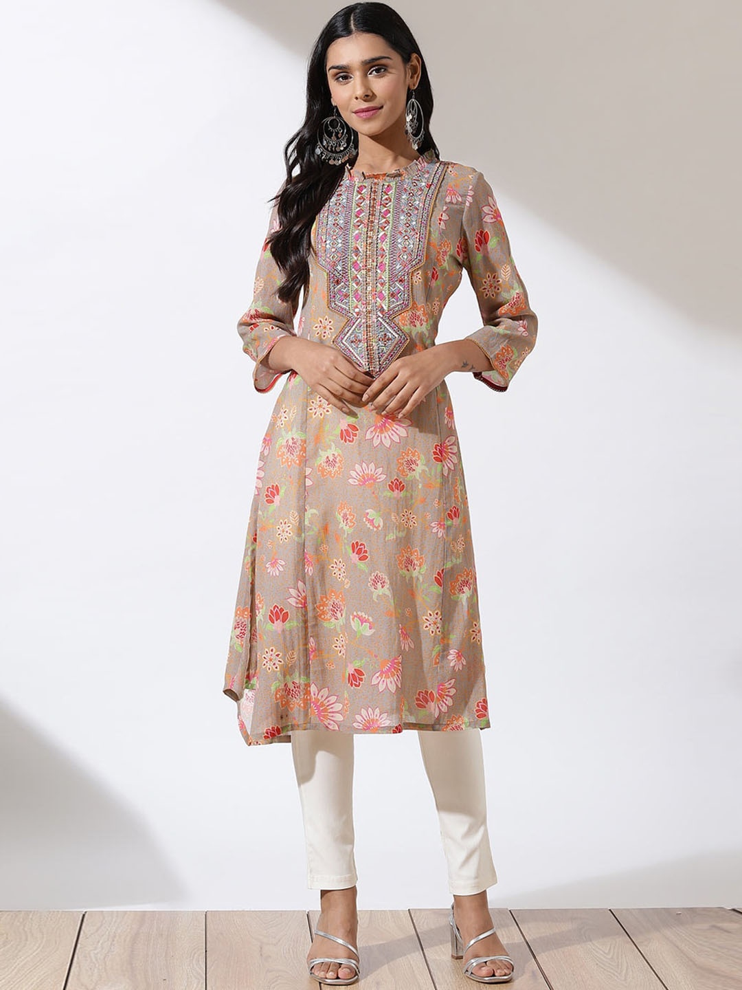 Lakshita Women Plus SIze Floral Printed Thread Work Kurta, Grey