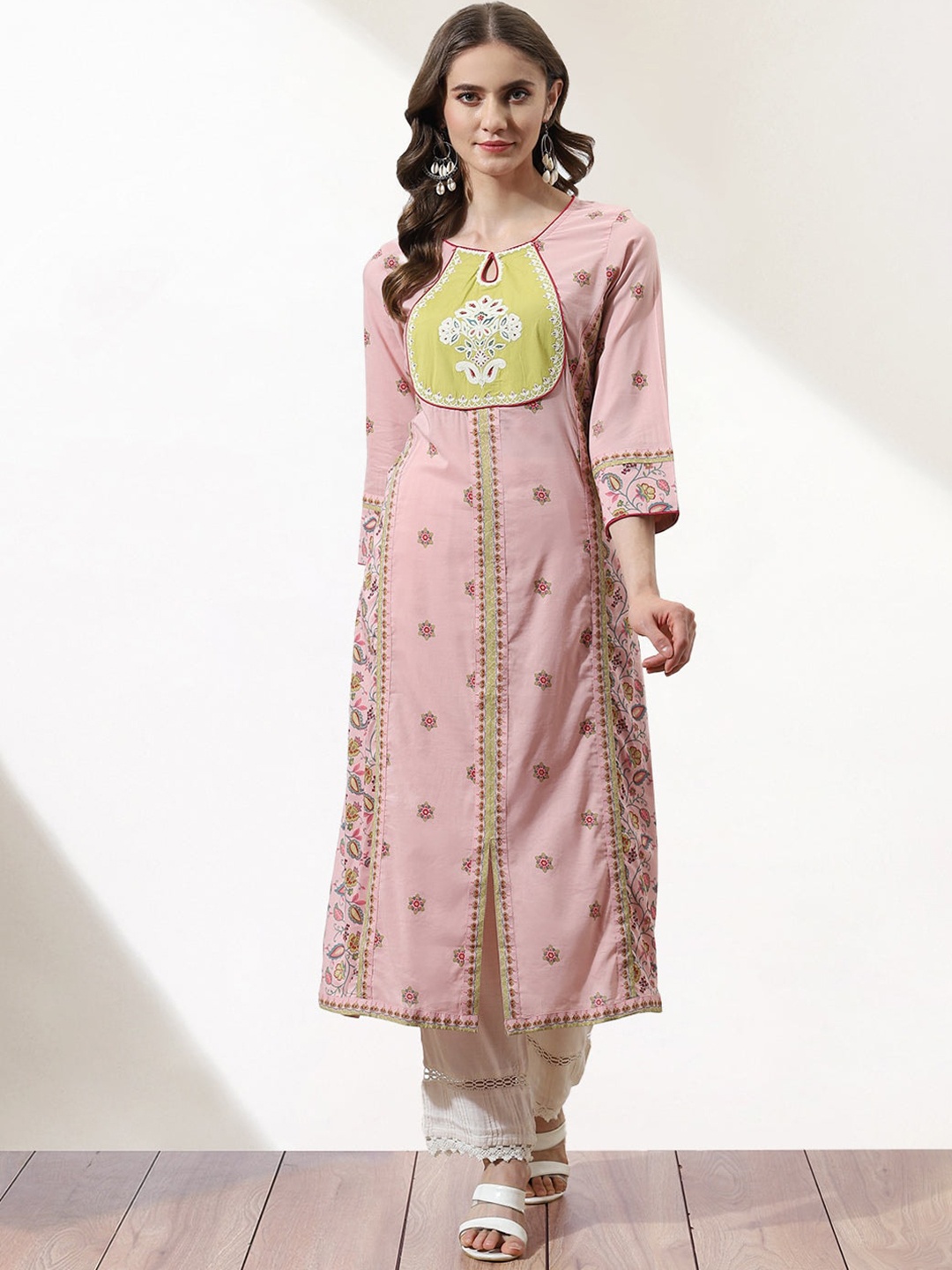 

Lakshita Floral Printed Keyhole Neck Thread Work Cotton Kurta, Pink
