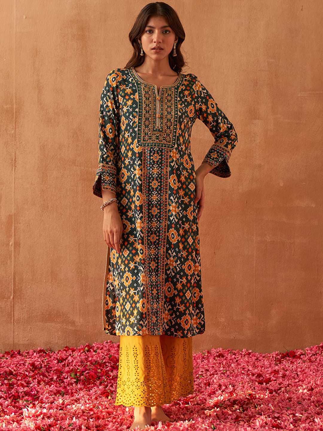 

Lakshita Round Neck Ethnic Motifs Printed Modal Straight Kurta, Green