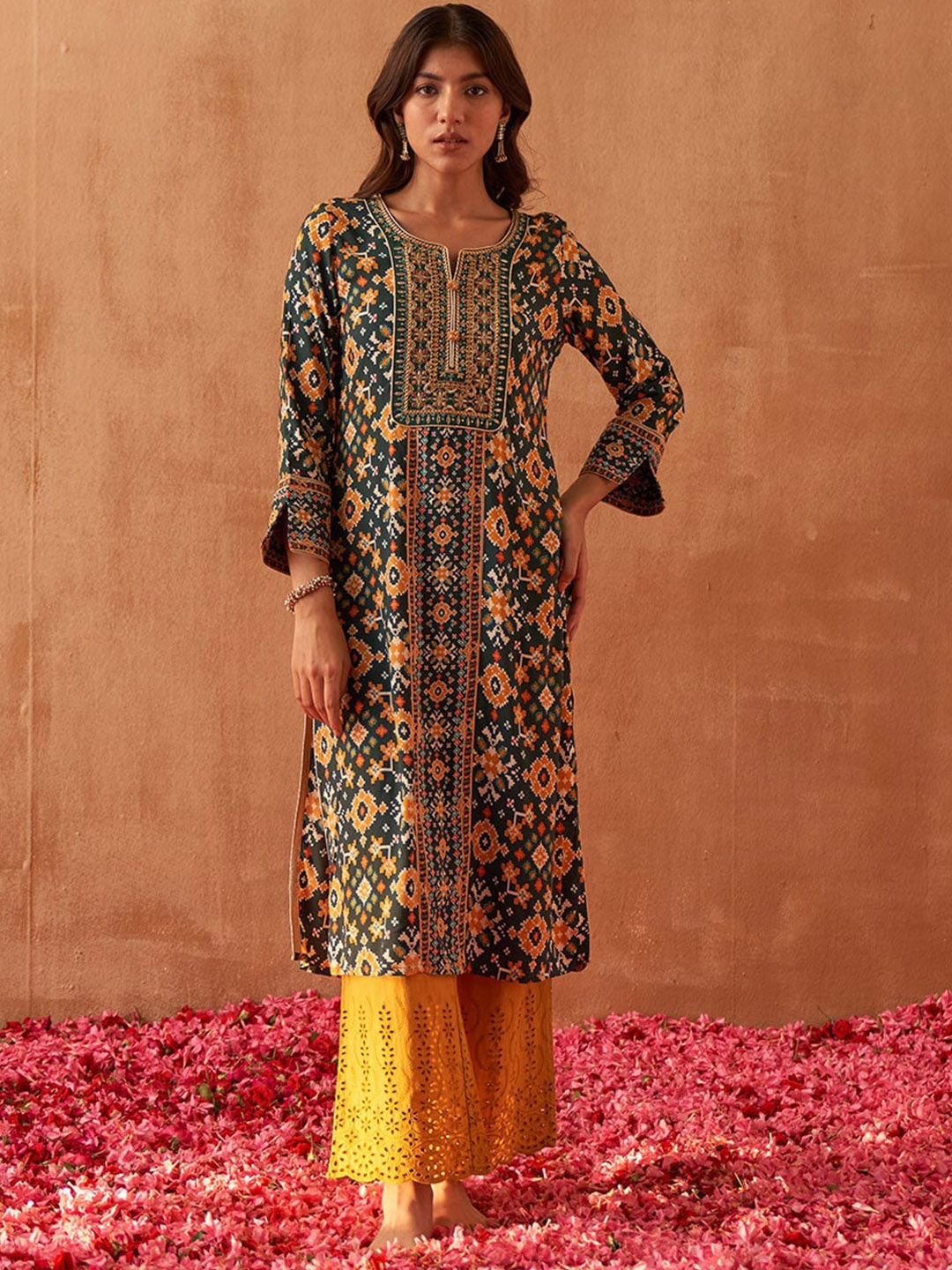 

Lakshita Women Ethnic Motifs Printed Notched Neck Kurta, Green