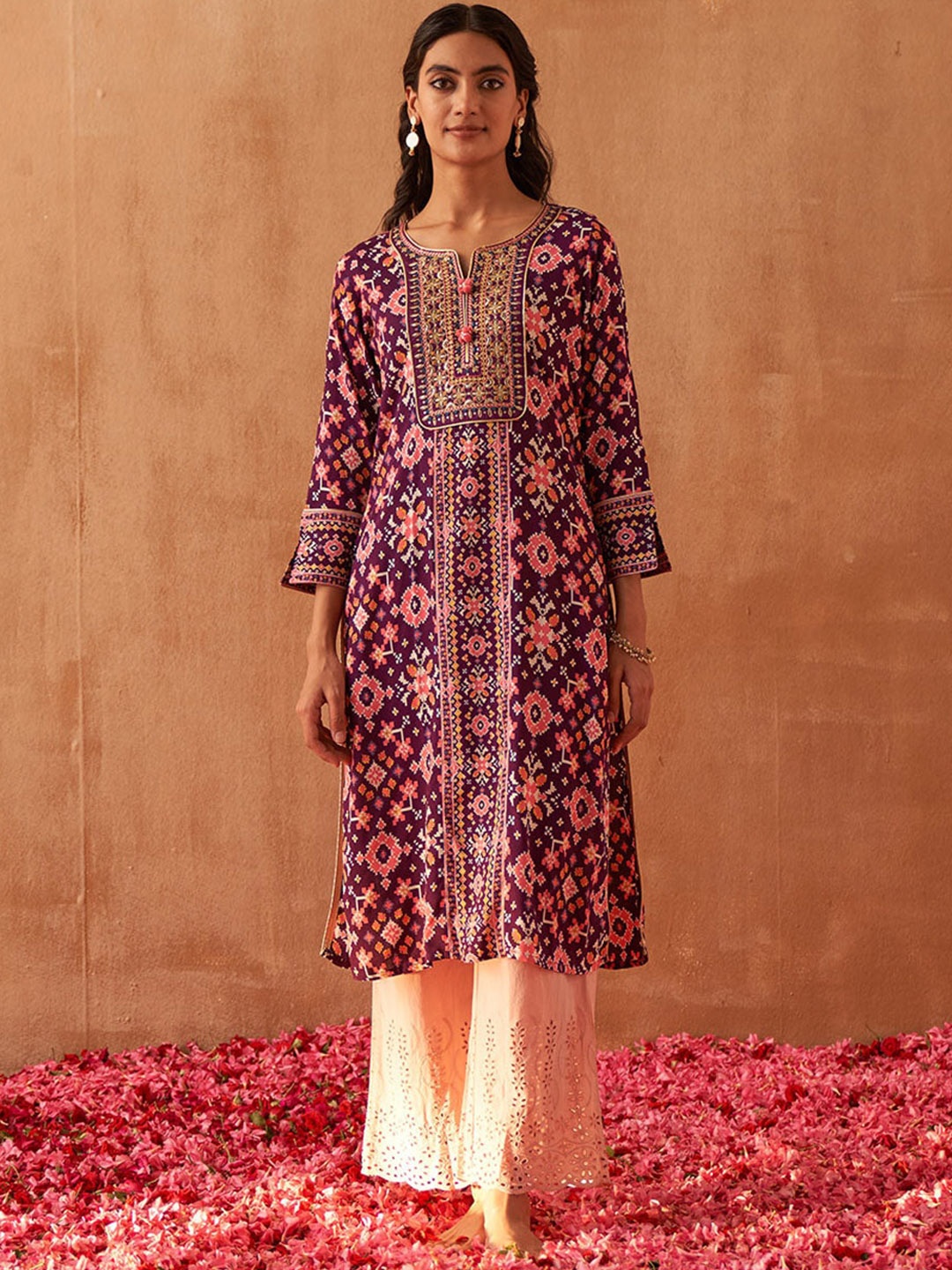 

Lakshita Floral Printed Sequinned Kurta, Purple