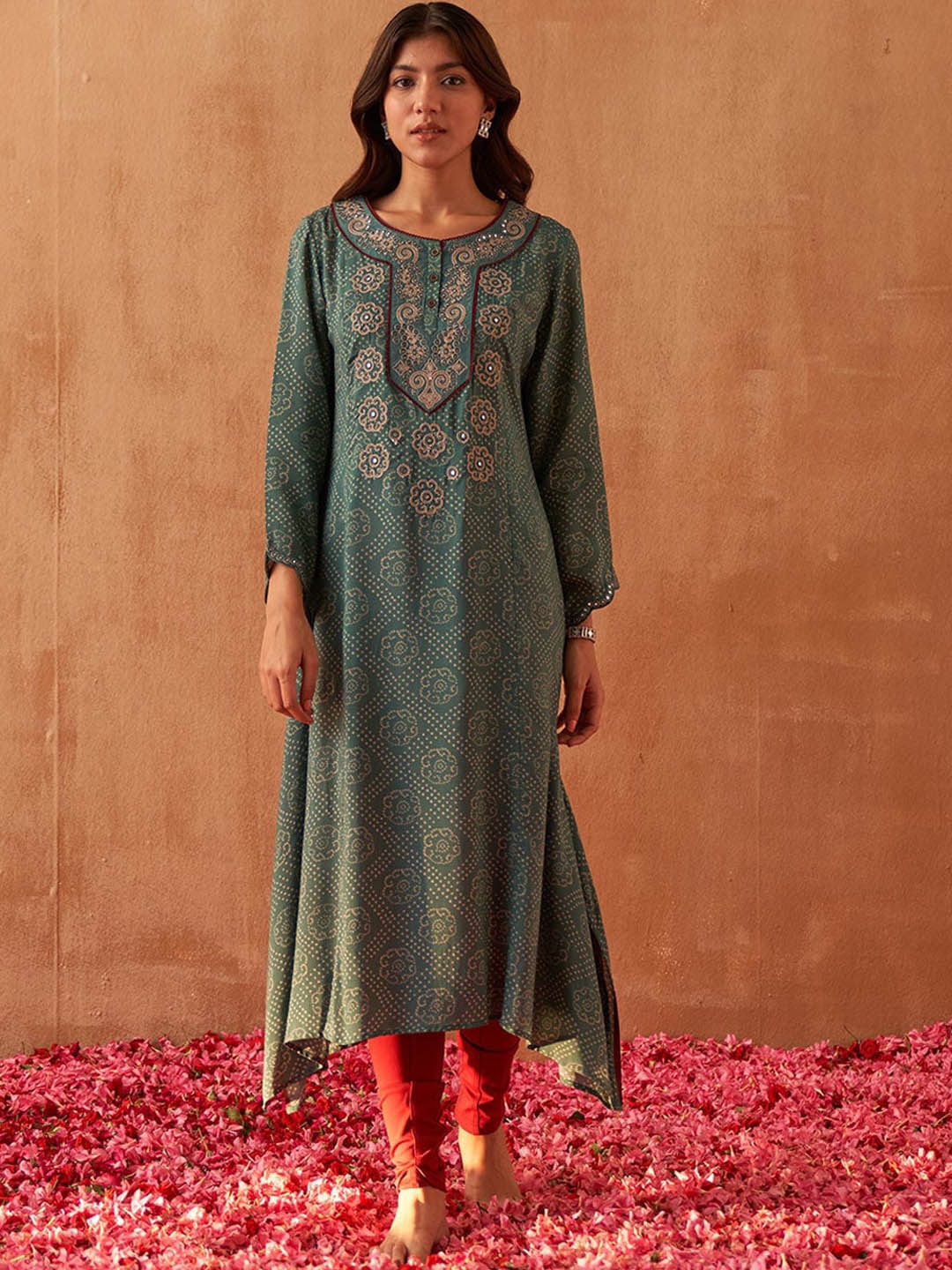 

Lakshita Women Plus Size Bandhani Printed Mirror Work Kurta, Green