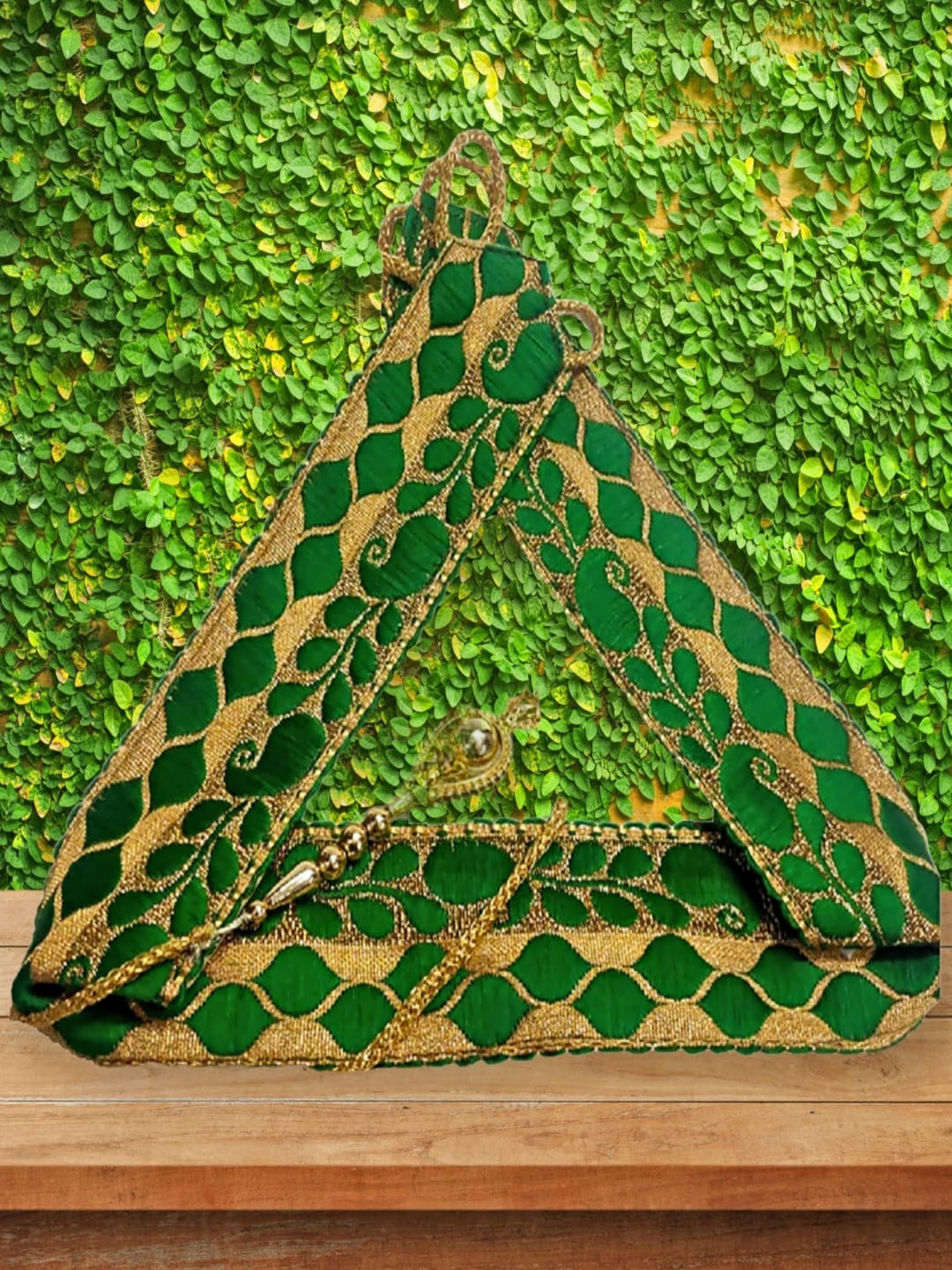 

Proplady Embellished Zari Saree Waist Belt, Green