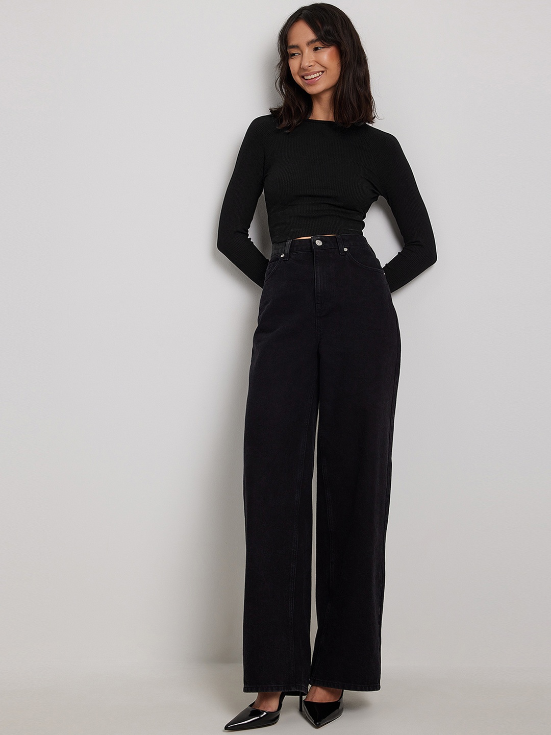 

NA-KD Twisted Styled Back Crop Top, Black