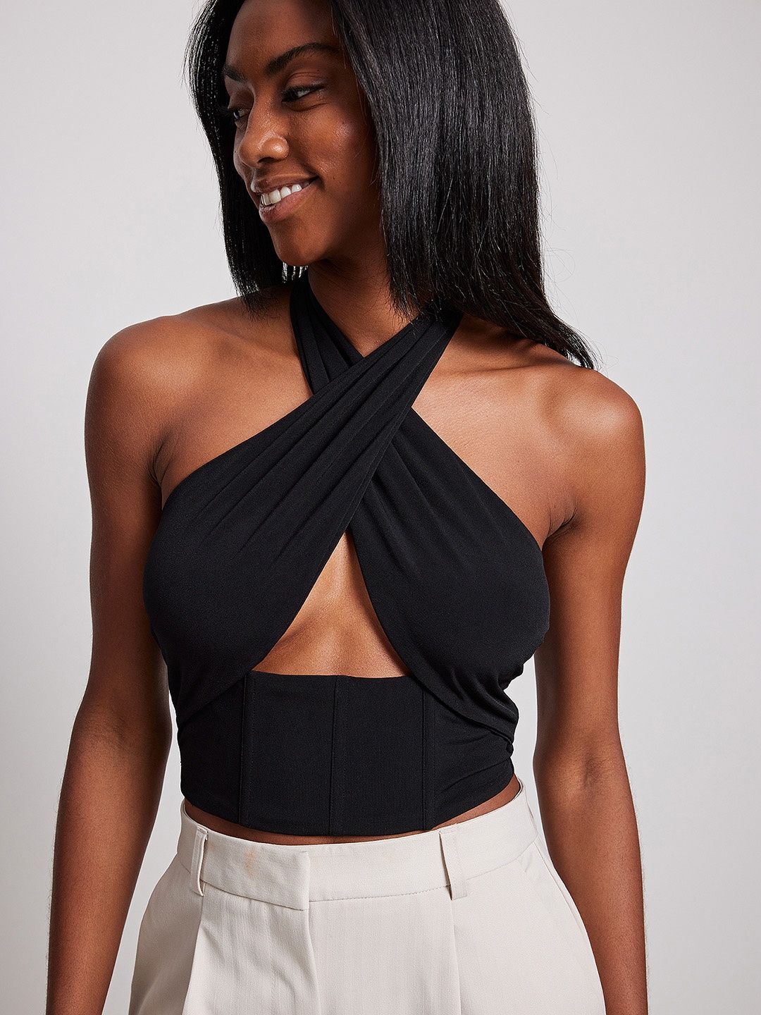 

NA-KD Cut Out Halter Neck Crop Fitted Top, Black