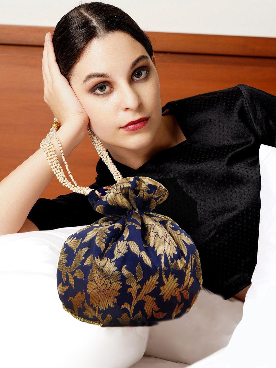 

ODETTE Printed Potli Clutch, Blue