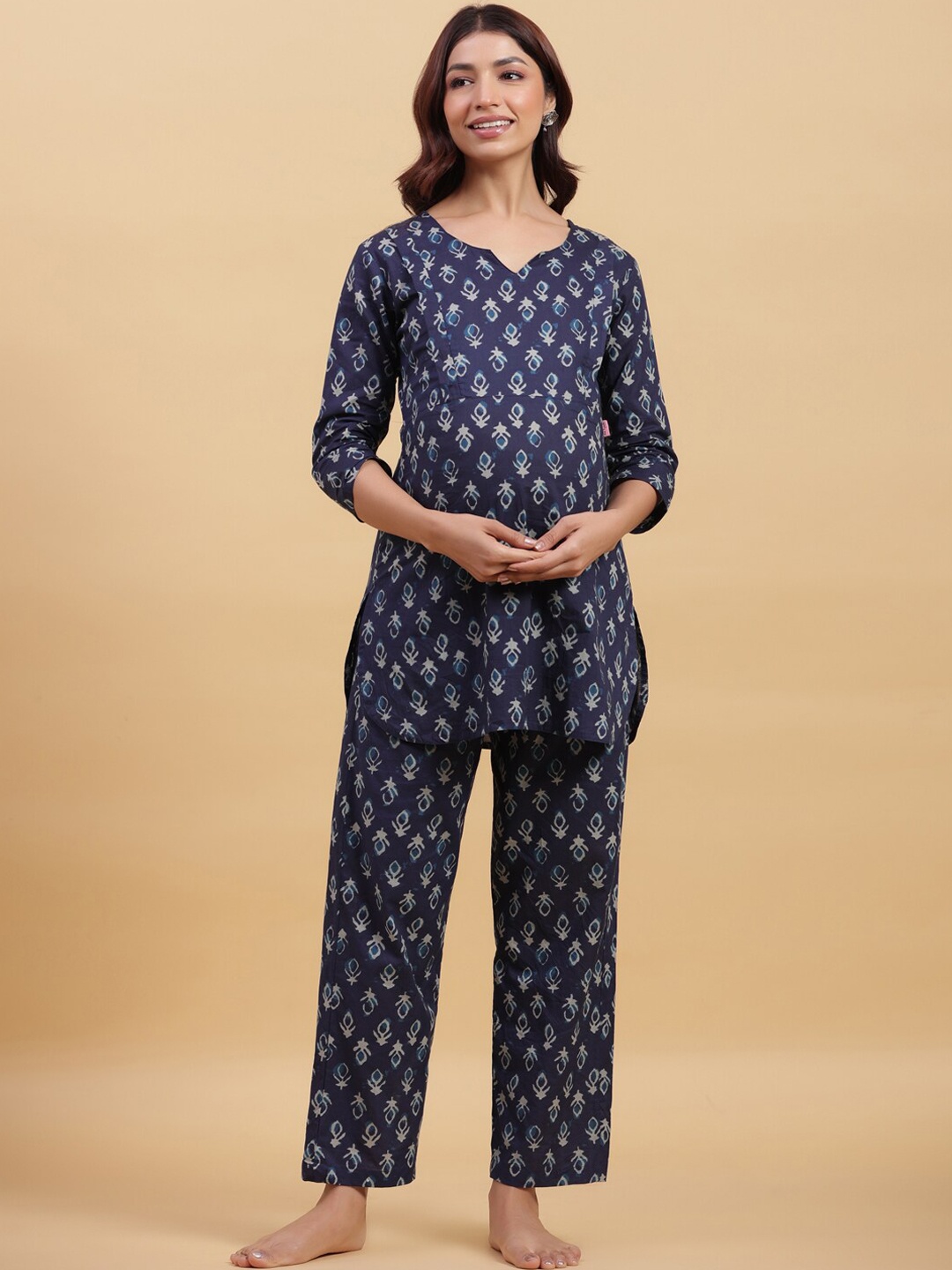 

Ikk Kudi by Seerat Women Floral Printed Pure Cotton Kurti With Trousers, Blue