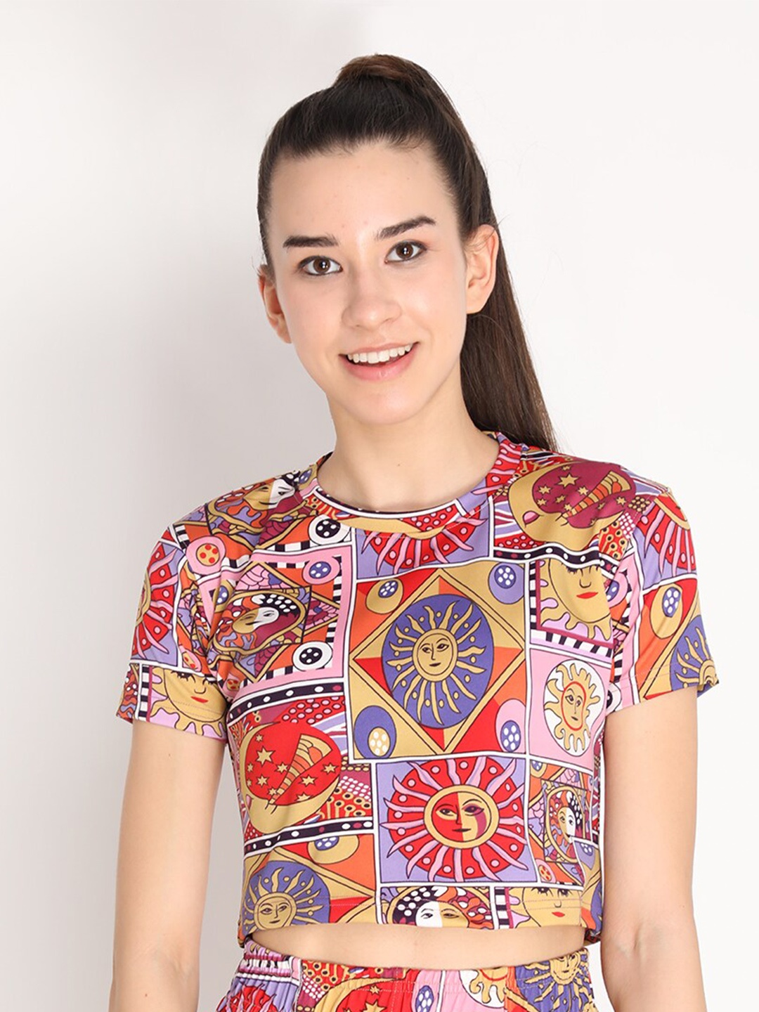 

CHKOKKO Women Printed T-shirt, Gold