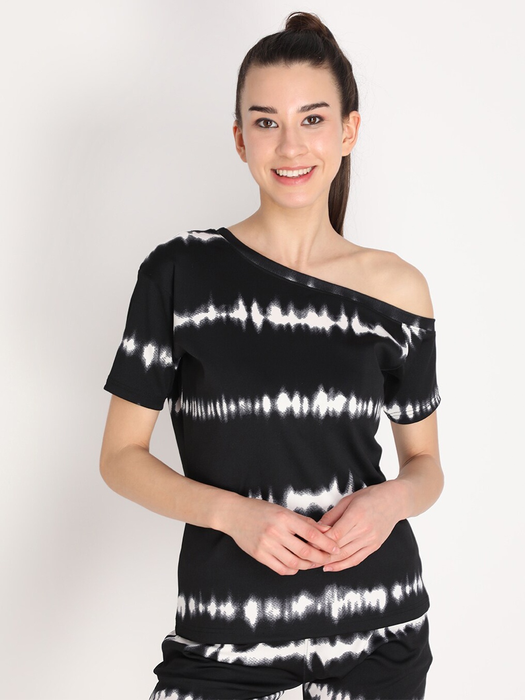 

CHKOKKO Tie and Dye One Shoulder Top, Black