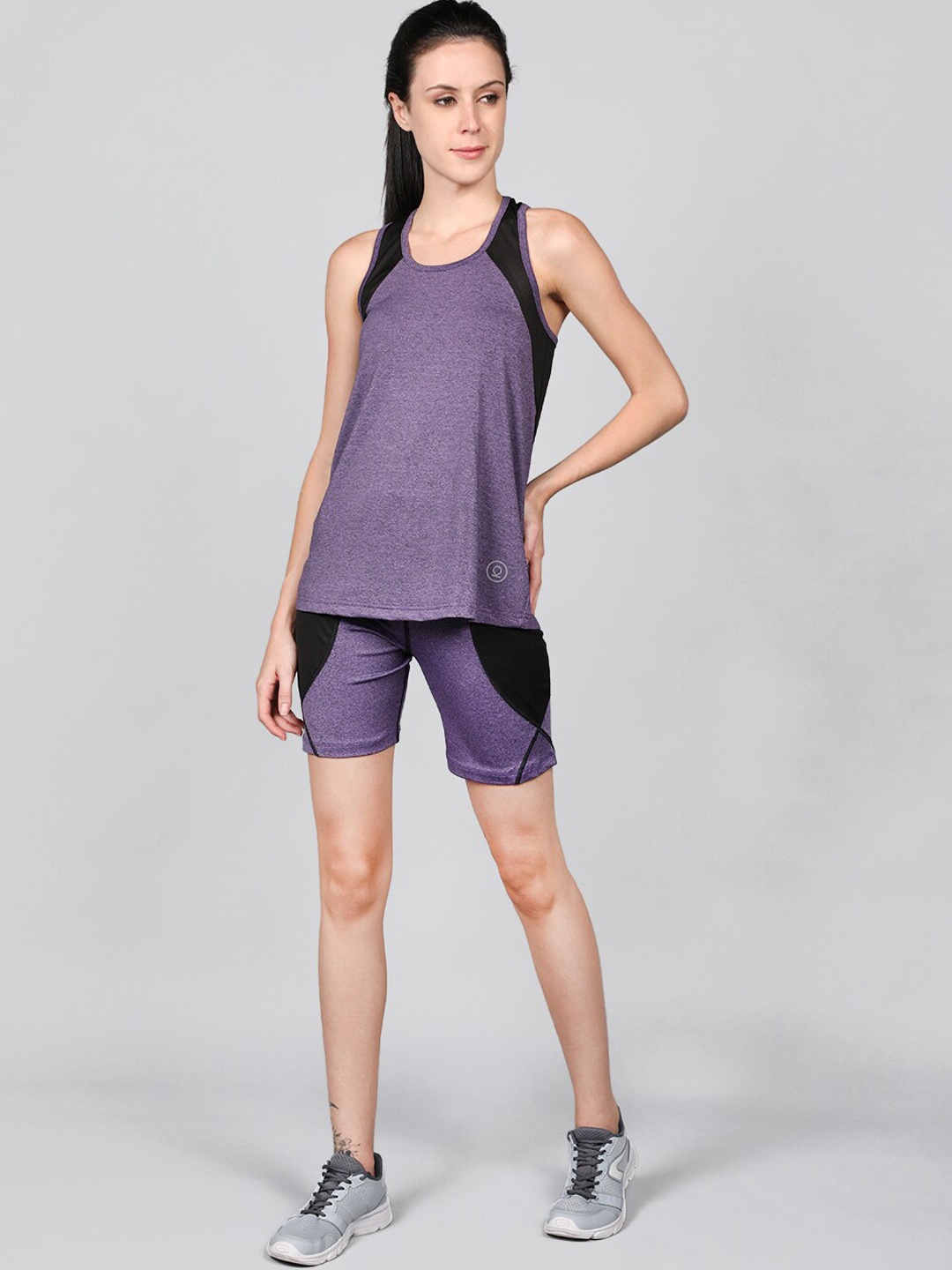 

CHKOKKO Women Colourblocked T-shirt with Shorts, Purple