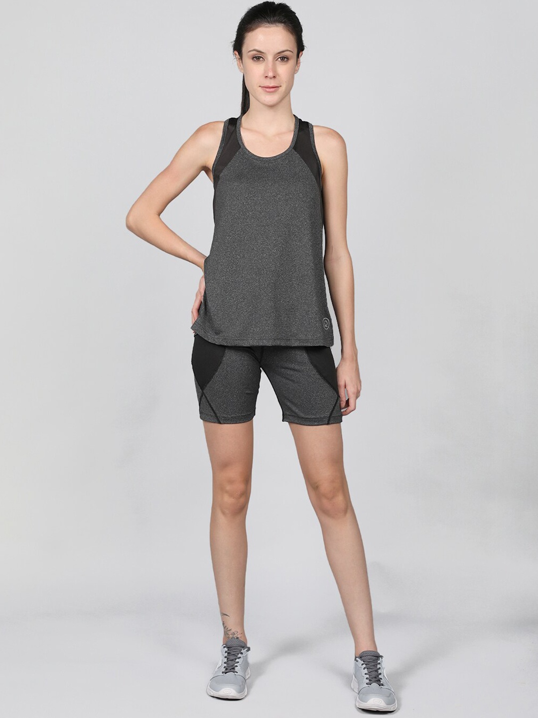 

CHKOKKO Women Colourblocked T-shirt With Shorts, Charcoal