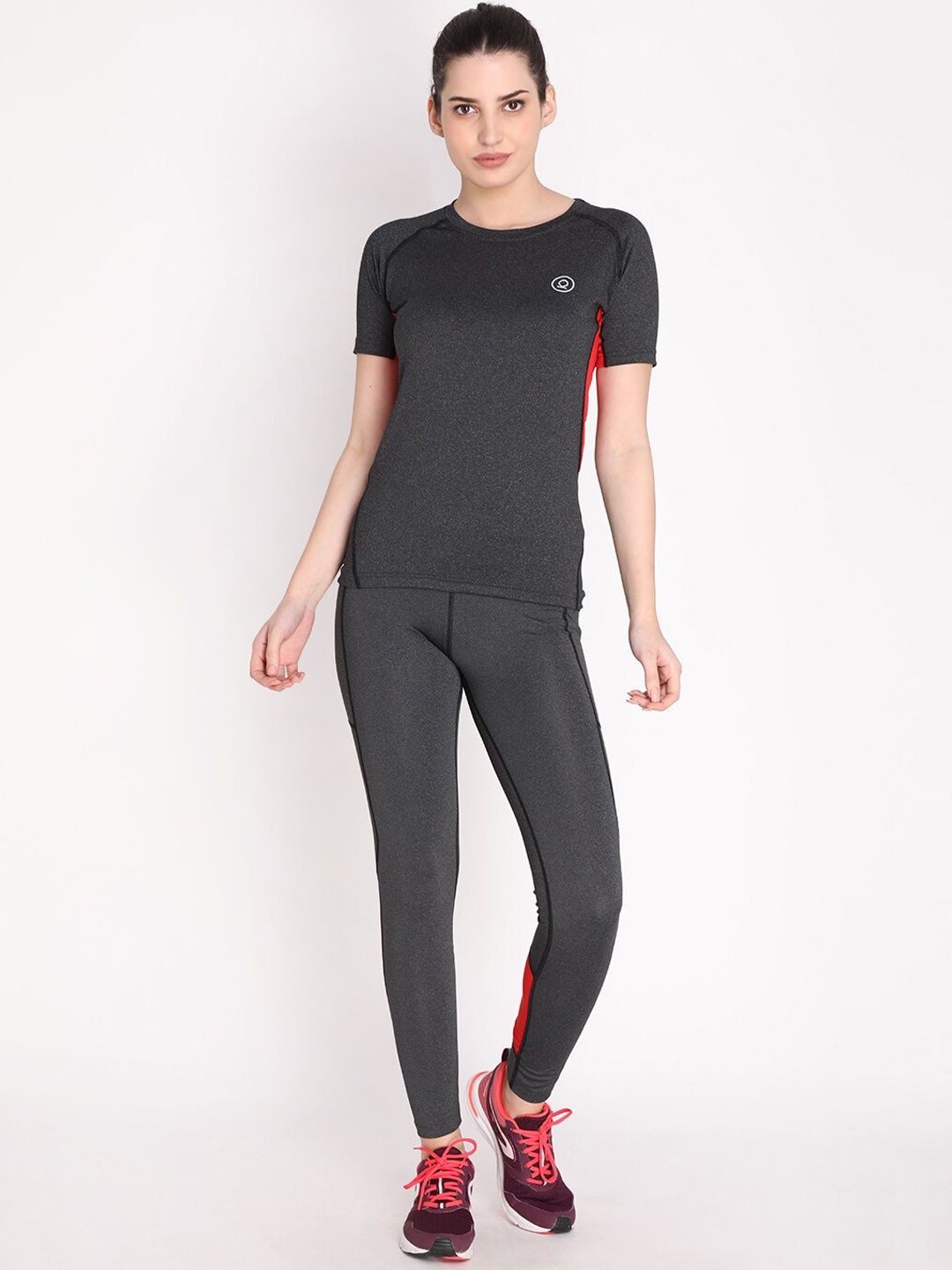 

CHKOKKO Women Colourblocked Activewear Tracksuit, Red