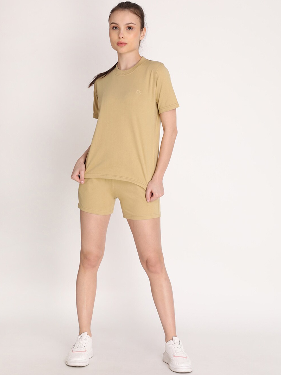 

CHKOKKO Women T-Shirt With Shorts, Beige