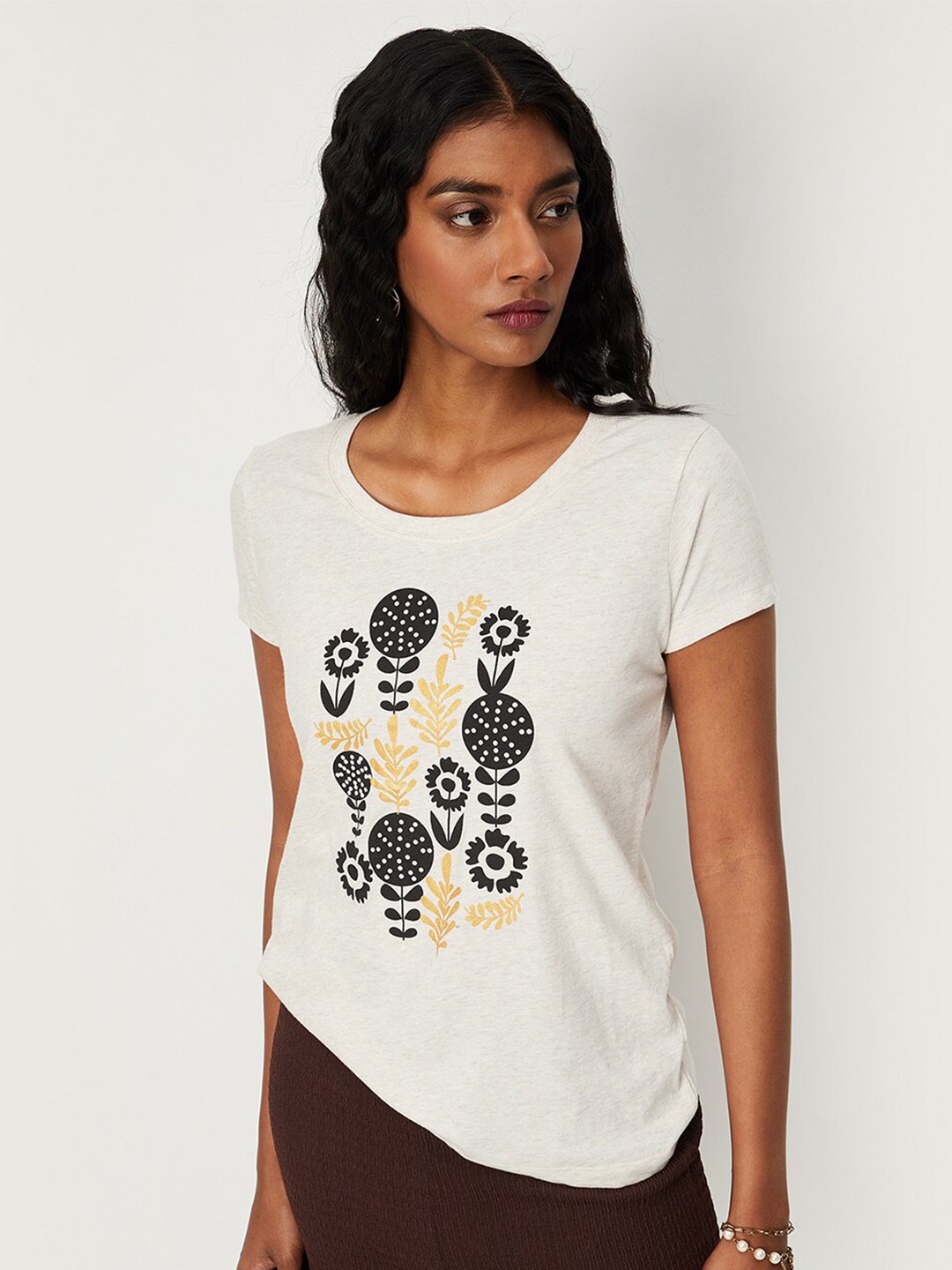 

max Women Graphic Printed Pure Cotton T-shirt, Off white