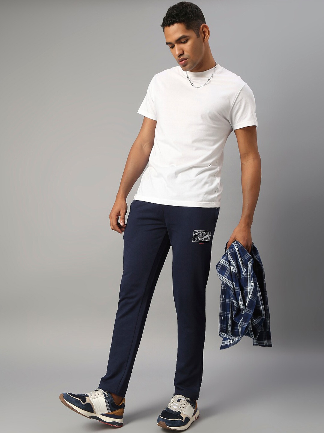 

Hubberholme Men Mid-Rise Regular Fit Track Pants, Navy blue