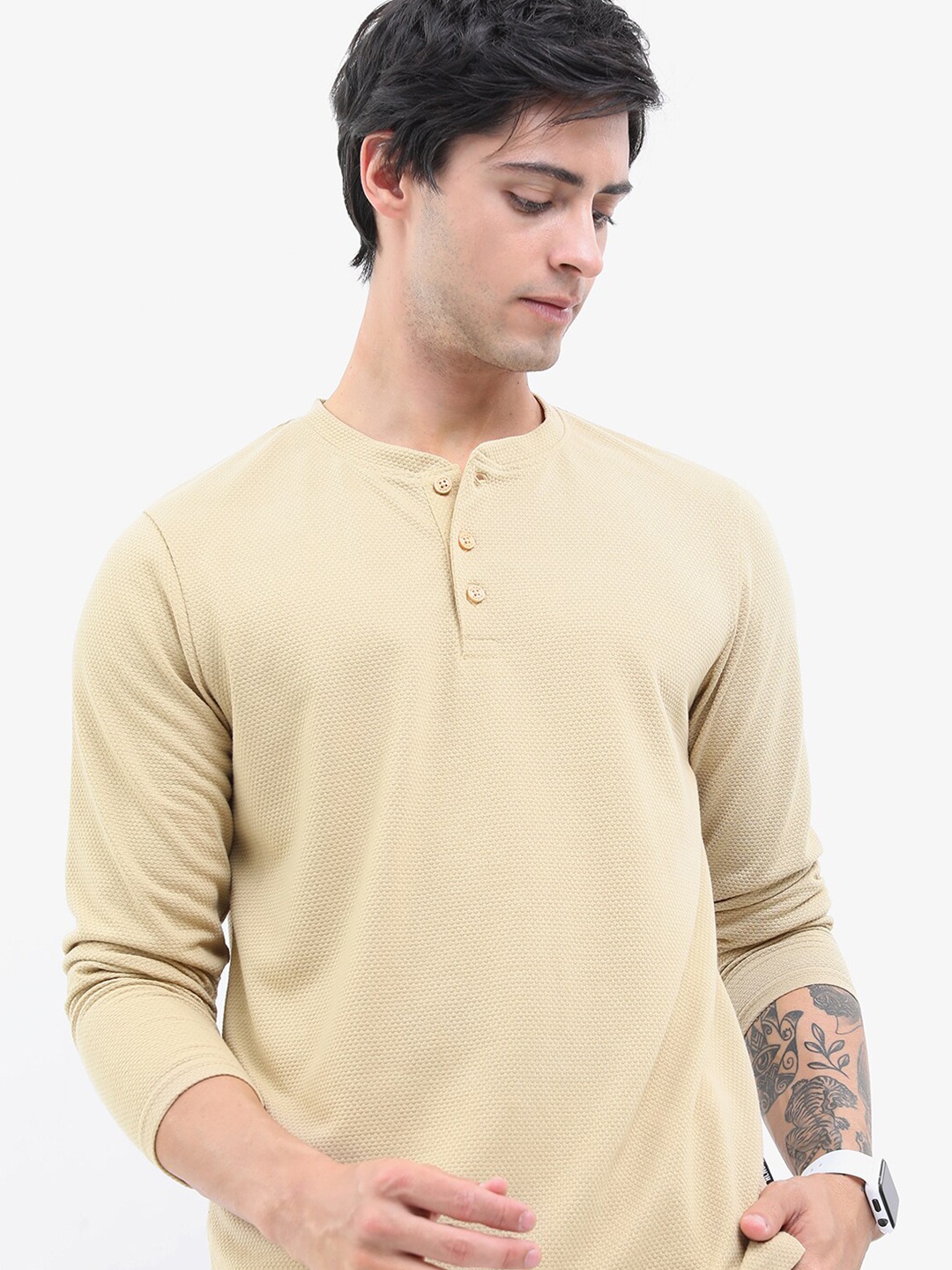 

HIGHLANDER Men Popcorn Structured Regular Fit T-shirt, Cream