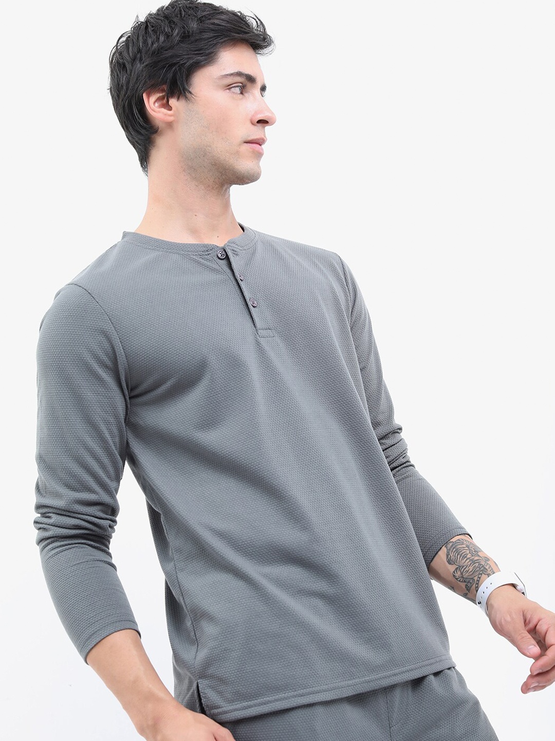 

HIGHLANDER Men Popcorn Structured Regular Fit T-shirt, Grey