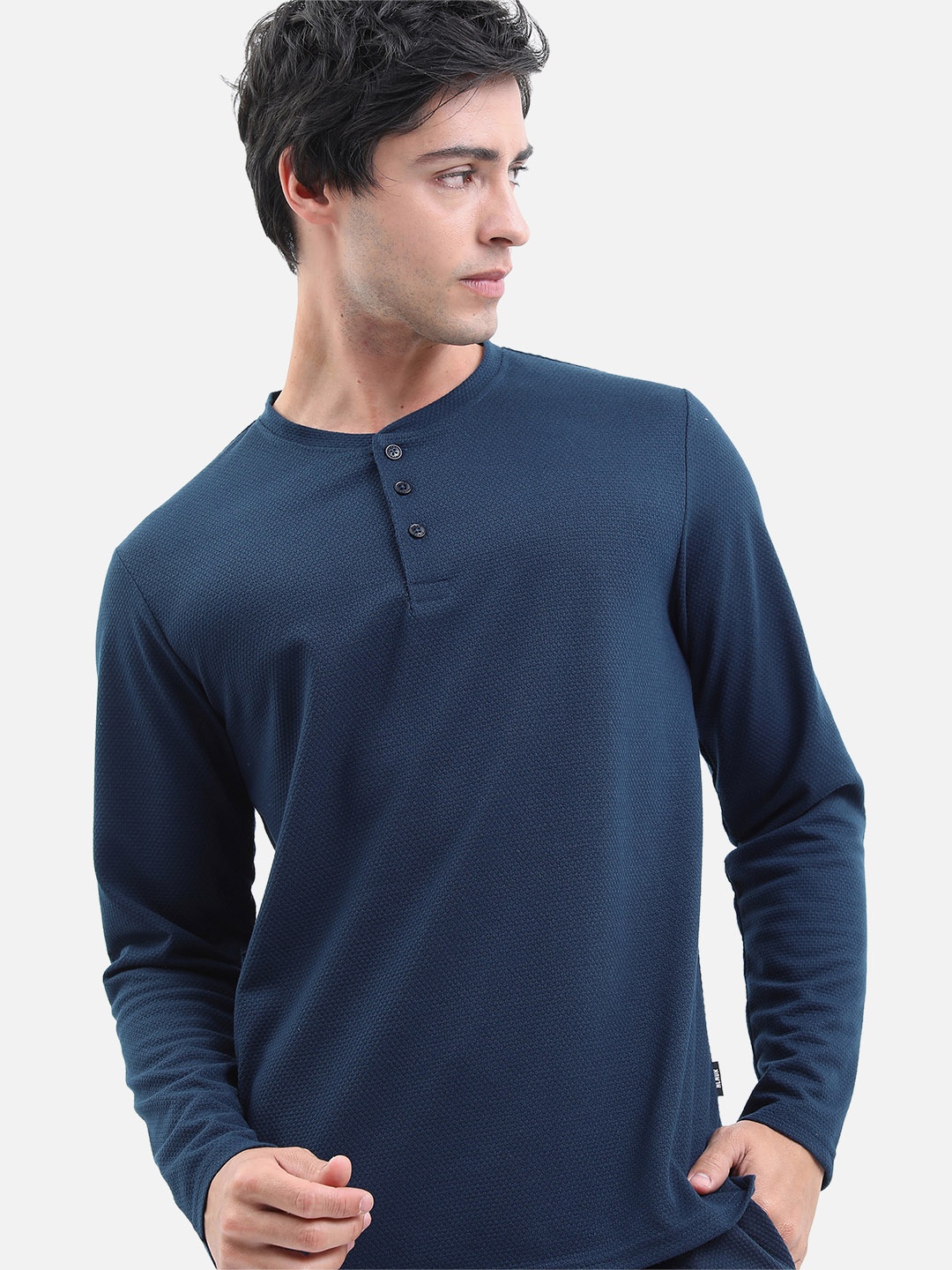 

HIGHLANDER Men Henley Neck Popcorn Structured Regular Fit T-shirt, Navy blue