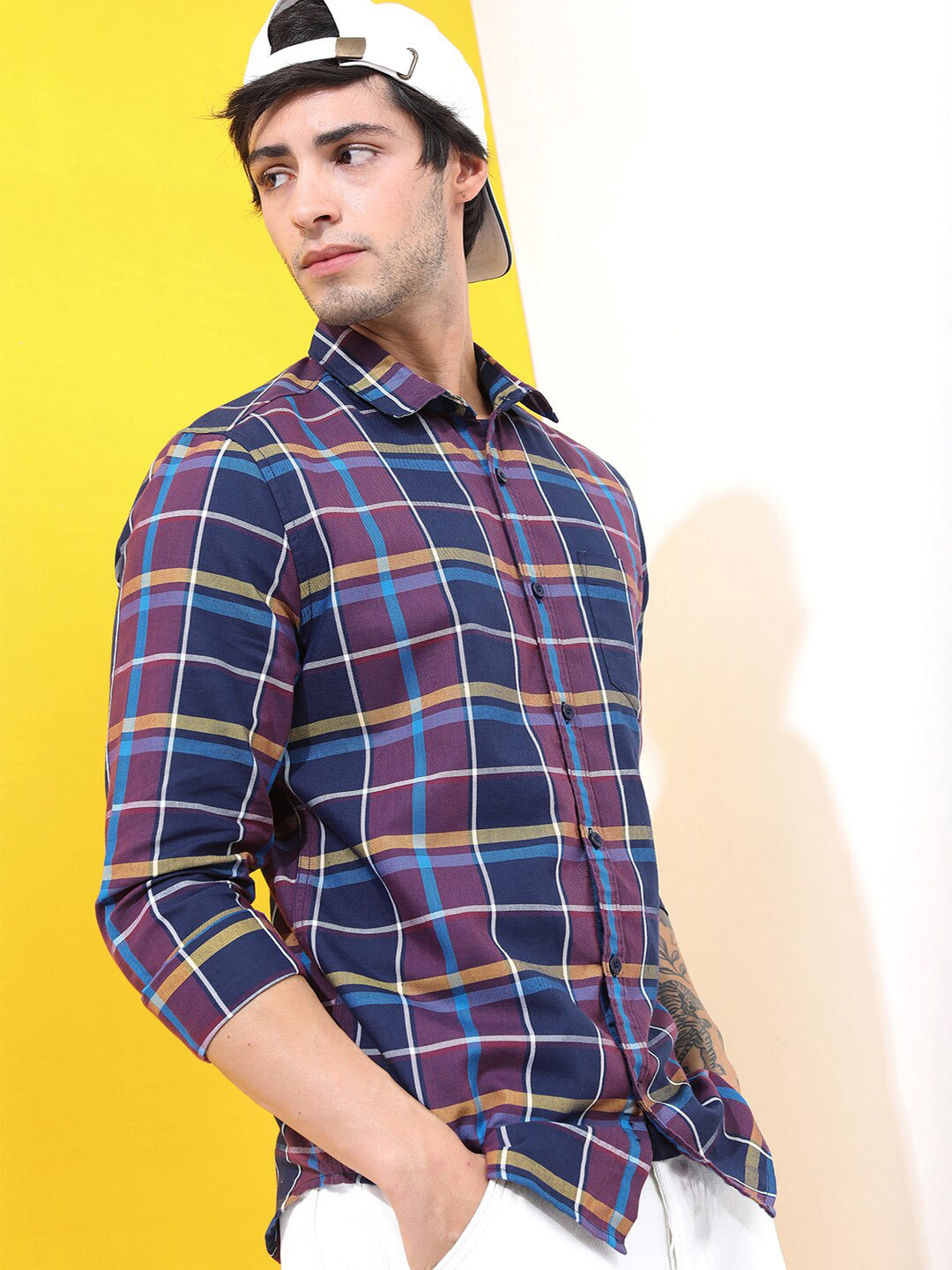 

HIGHLANDER Men Tartan Checks Casual Shirt, Navy blue