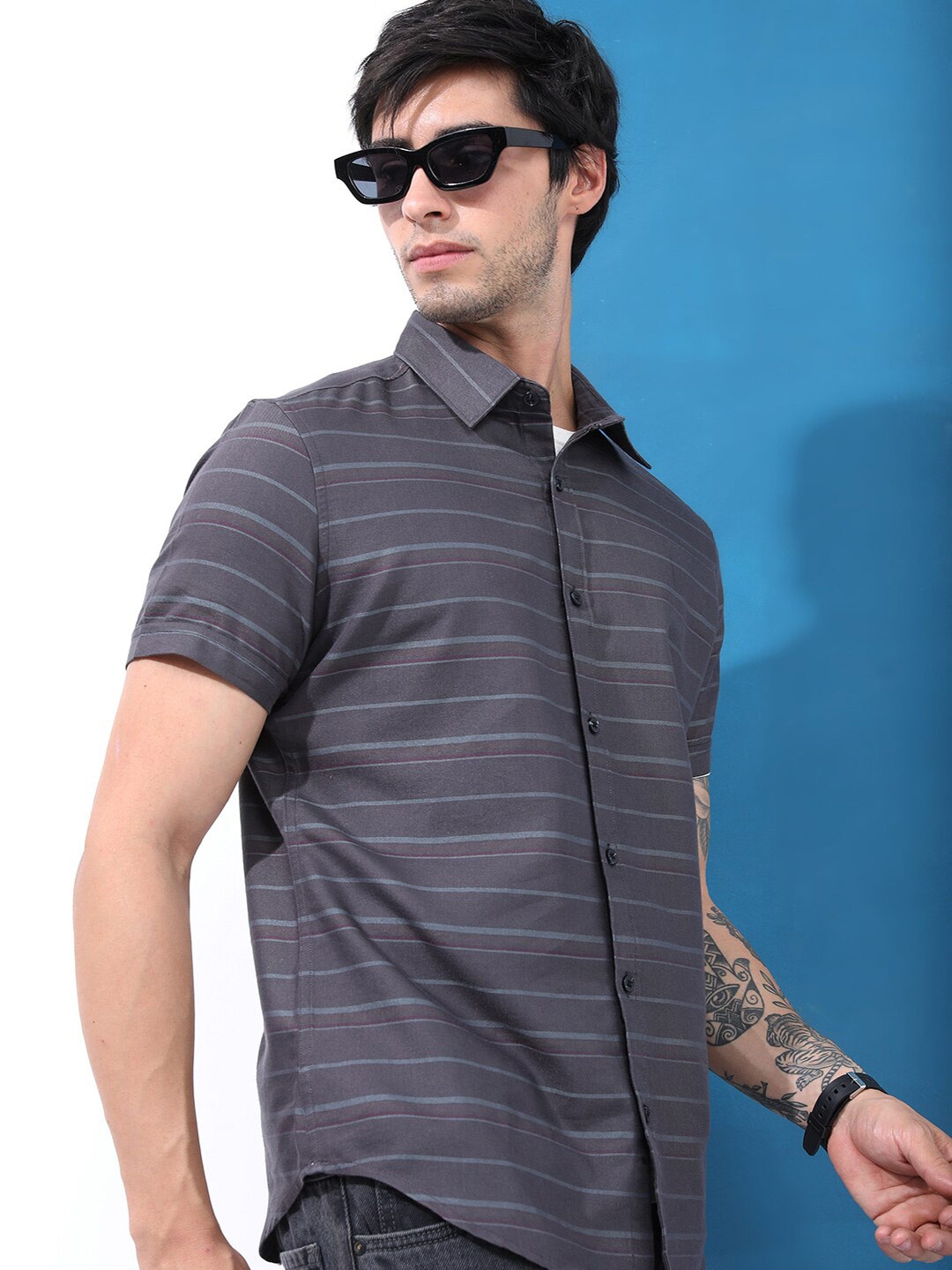 

HIGHLANDER Men Horizontal Stripes Slim Fit Casual Shirt, Grey