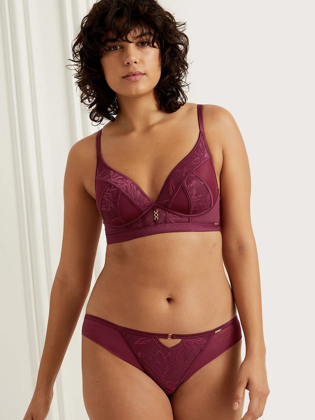 

Marks & Spencer Women Self Design Lace Basic Briefs, Maroon
