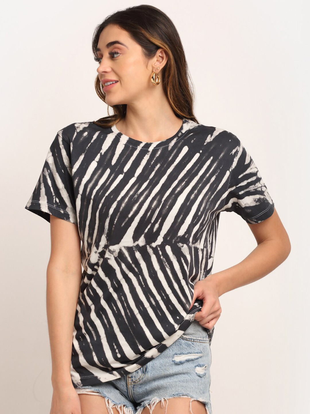 

Ennoble Women Tie & Dye Dyed Loose Pure Cotton T-shirt, Black