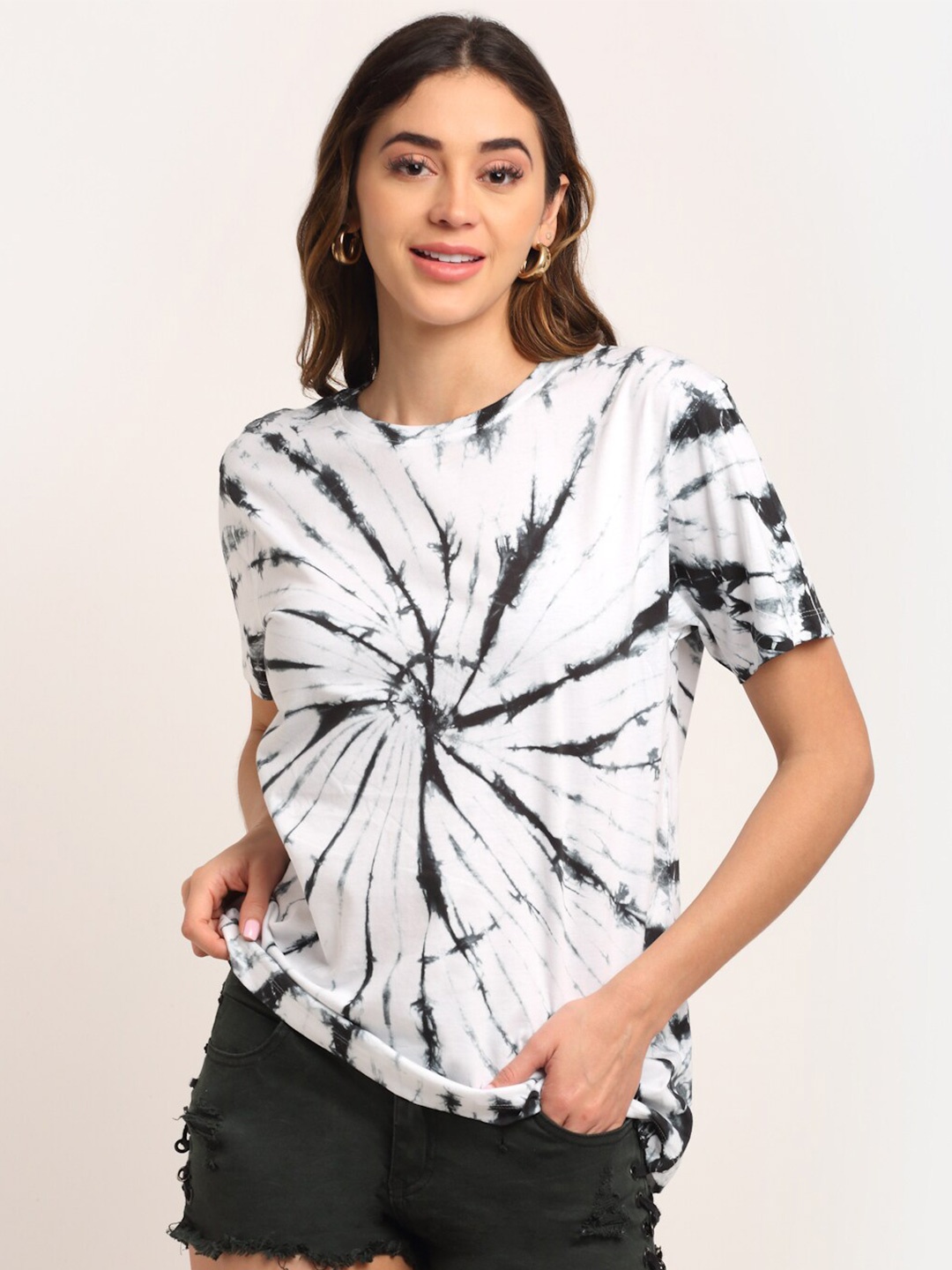 

Ennoble Women Tie and Dye Loose Pure Cotton T-shirt, White