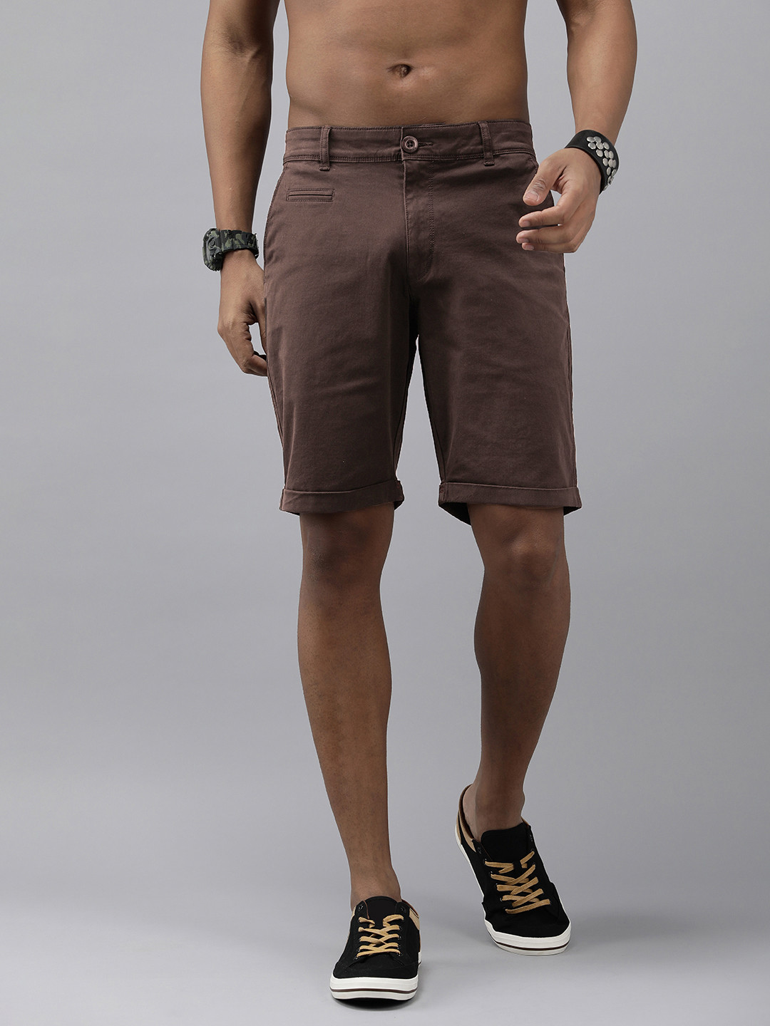 

The Roadster Lifestyle Co. Men Solid Mid-Rise Regular Fit Shorts, Coffee brown