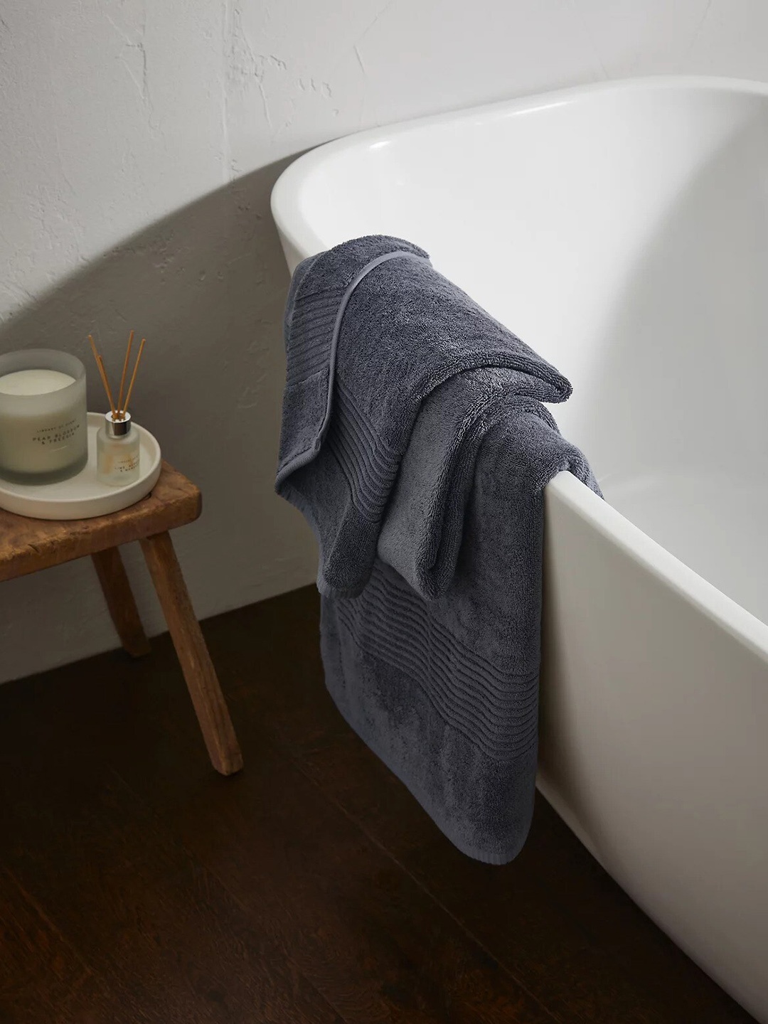 

Marks & Spencer Luxury Grey 550 GSM Pure Egyptian Cotton Face Towel