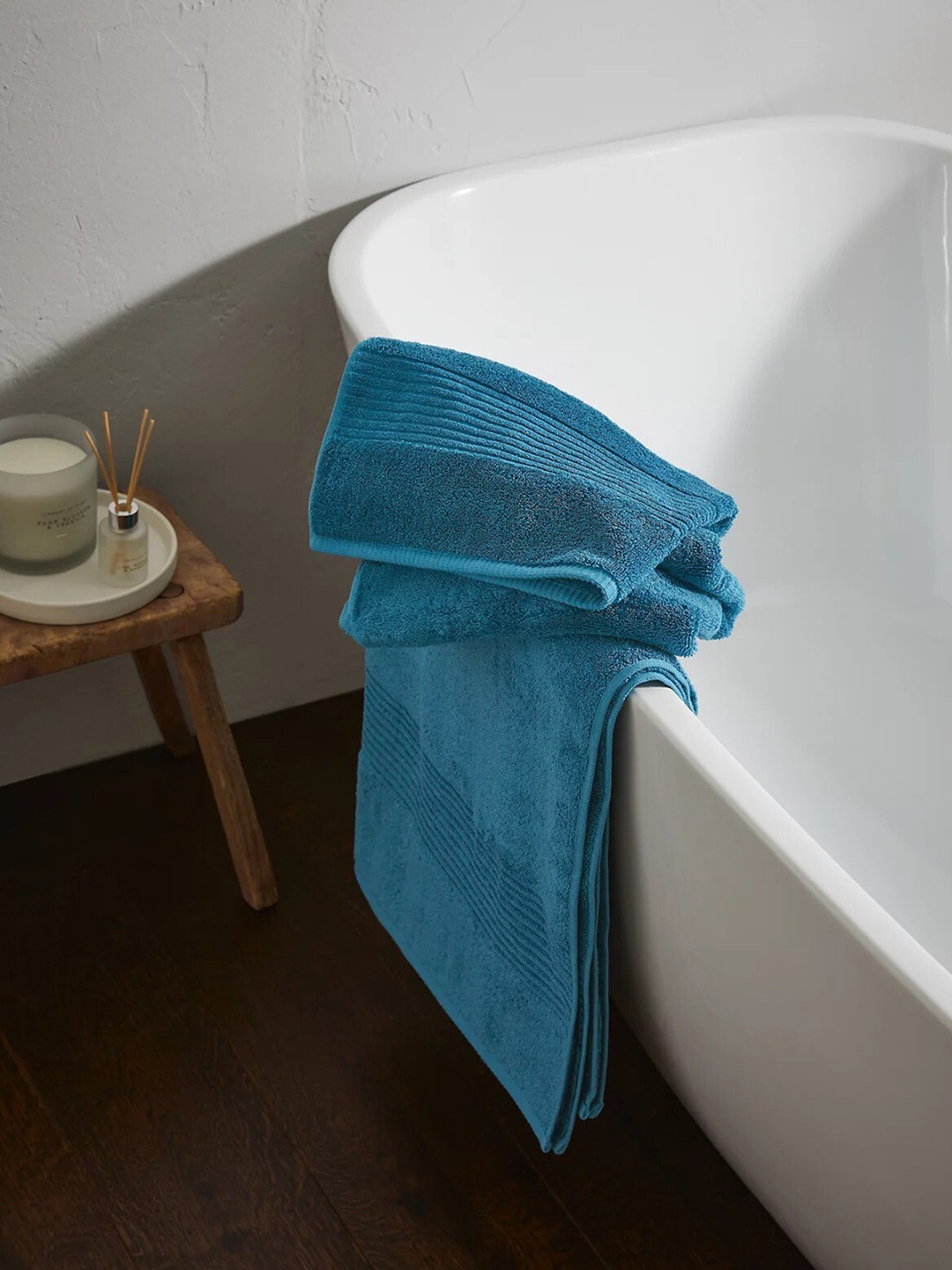 

Marks & Spencer Luxury Teal-Blue 550 GSM Pure Egyptian Cotton Face Towel