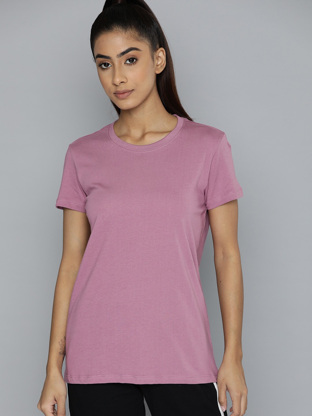 

HRX by Hrithik Roshan Pure Cotton Lifestyle T-shirt, Purple
