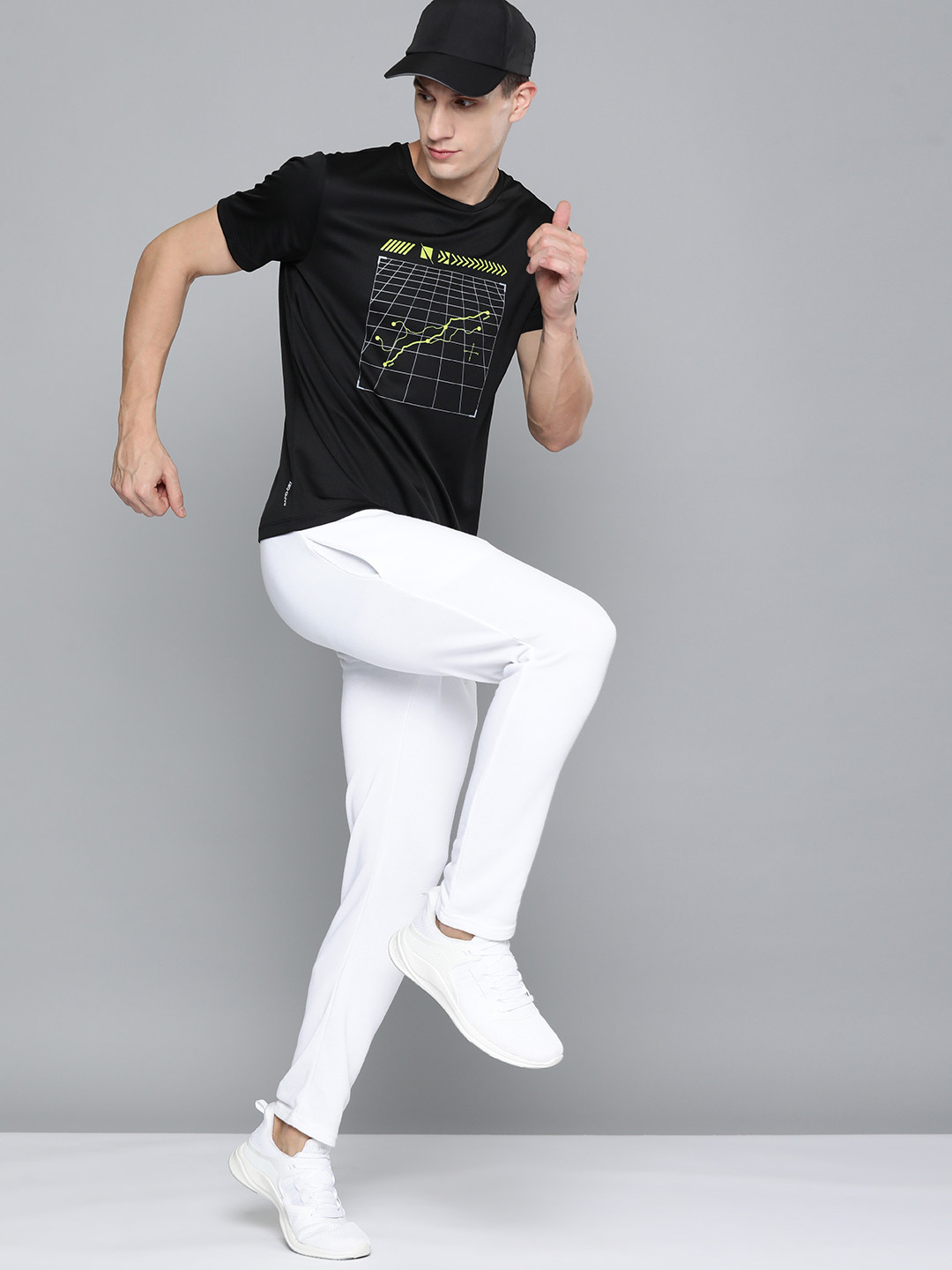 

HRX by Hrithik Roshan Men Printed Running Rapid-Dry T-shirt with Reflective Detail, Black