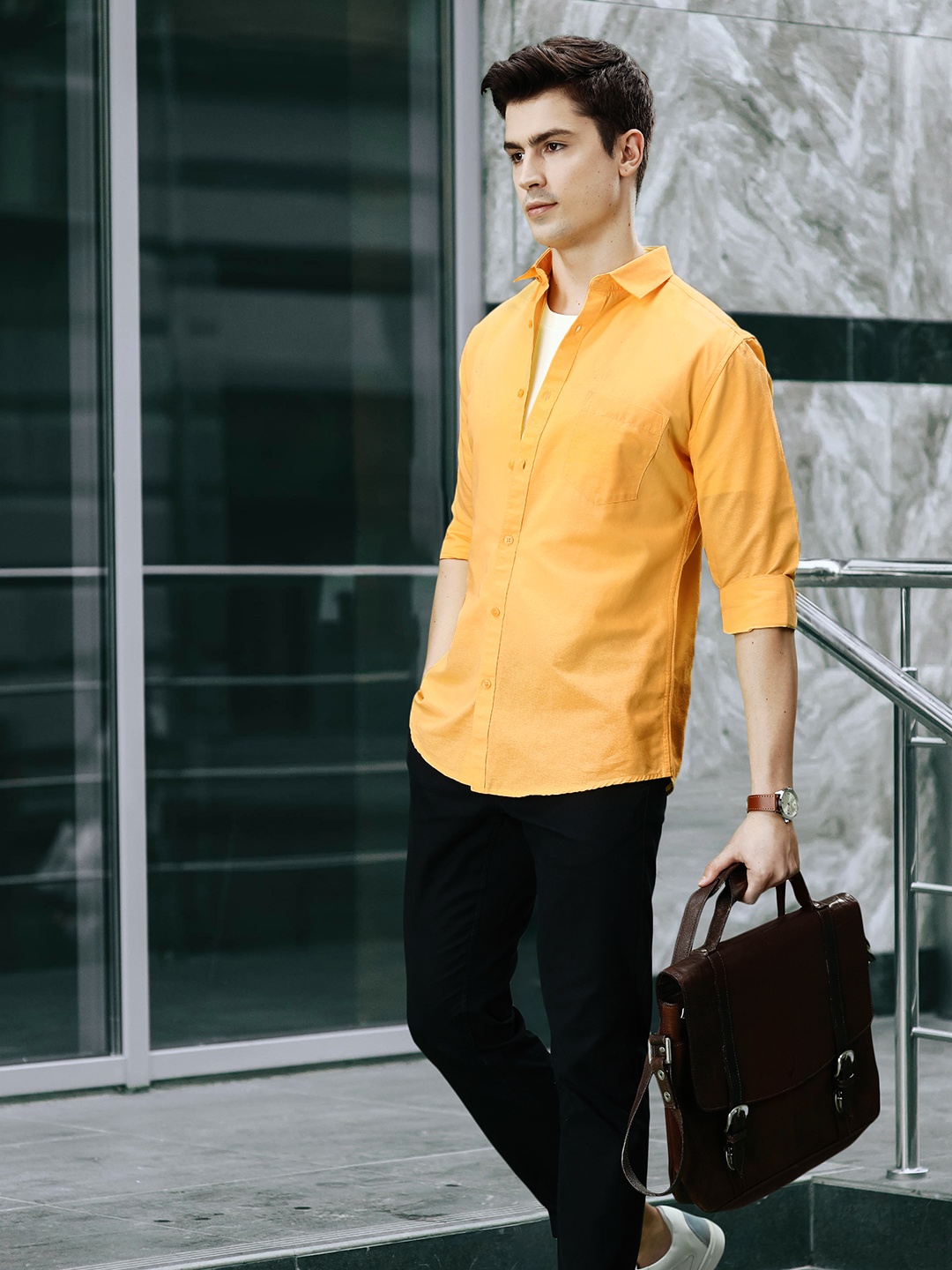 

INVICTUS Pure Cotton Slim Fit Casual Shirt, Yellow