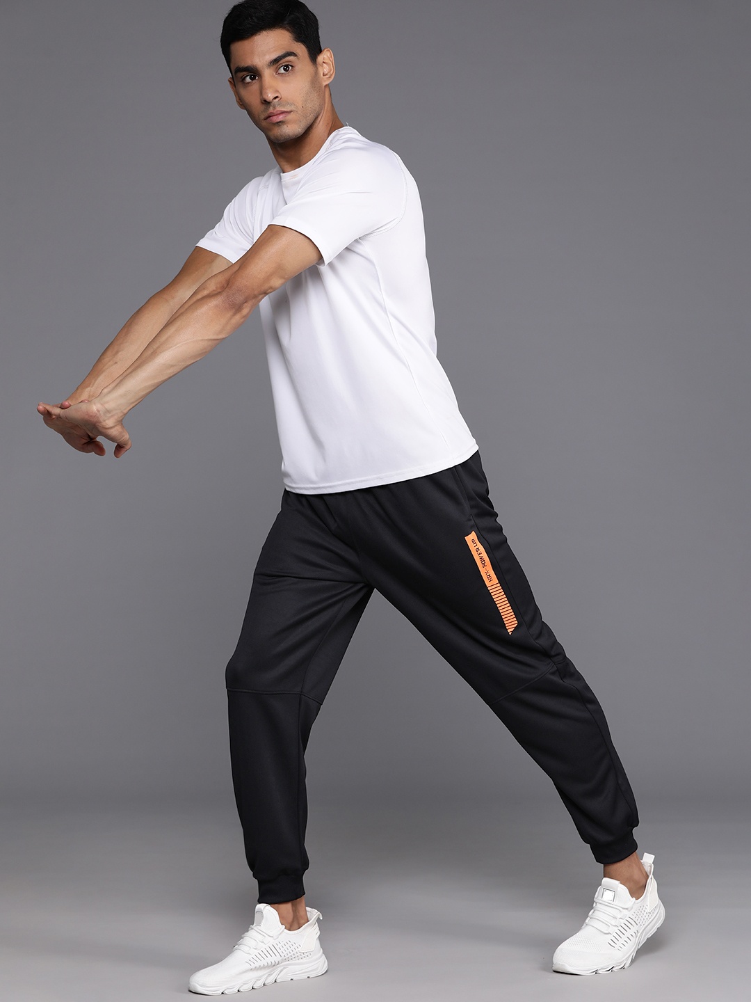 

HRX by Hrithik Roshan Men Rapid-Dry Training Joggers, Black