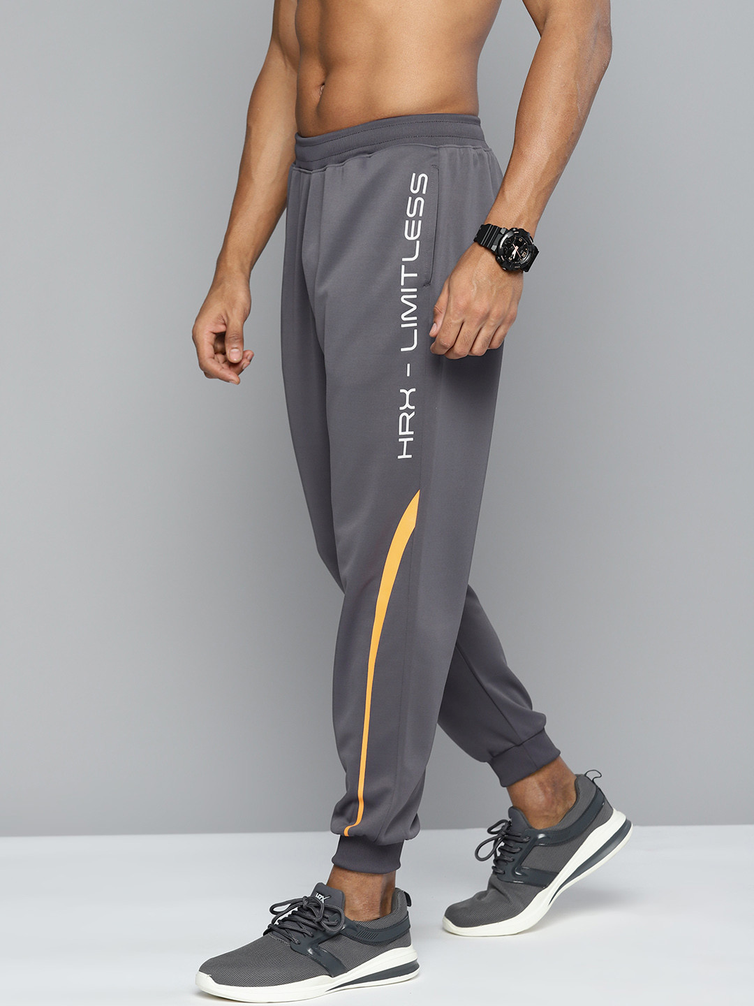 

HRX by Hrithik Roshan Men Rapid Dry Training Joggers, Grey
