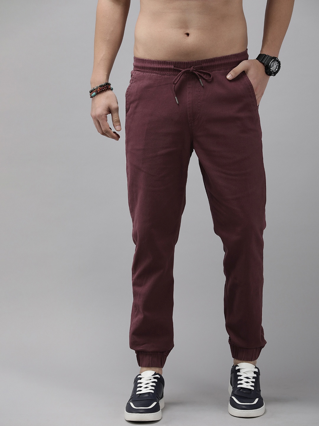 

The Roadster Life Co. Men Mid-Rise Joggers Trousers, Burgundy