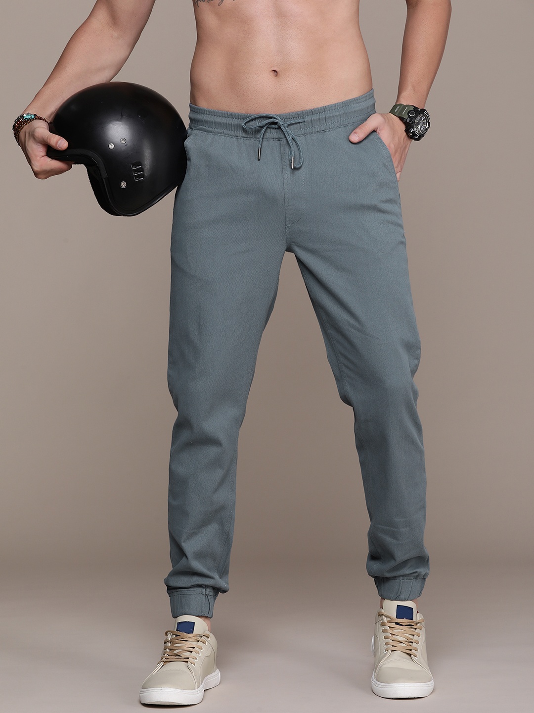 

The Roadster Life Co. Men Solid Mid-Rise Joggers, Blue