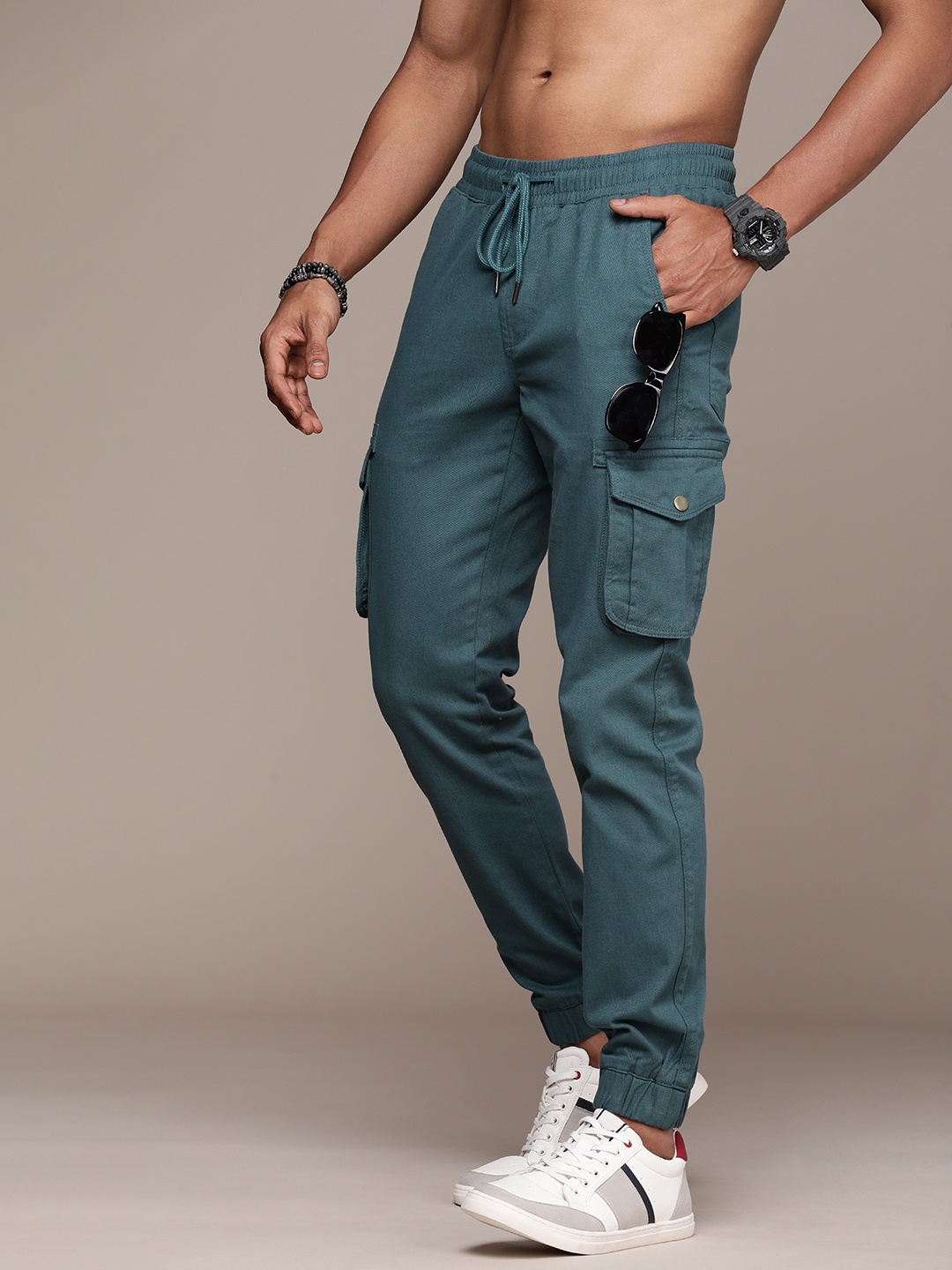 

The Roadster Life Co. Men Cargos Joggers, Teal