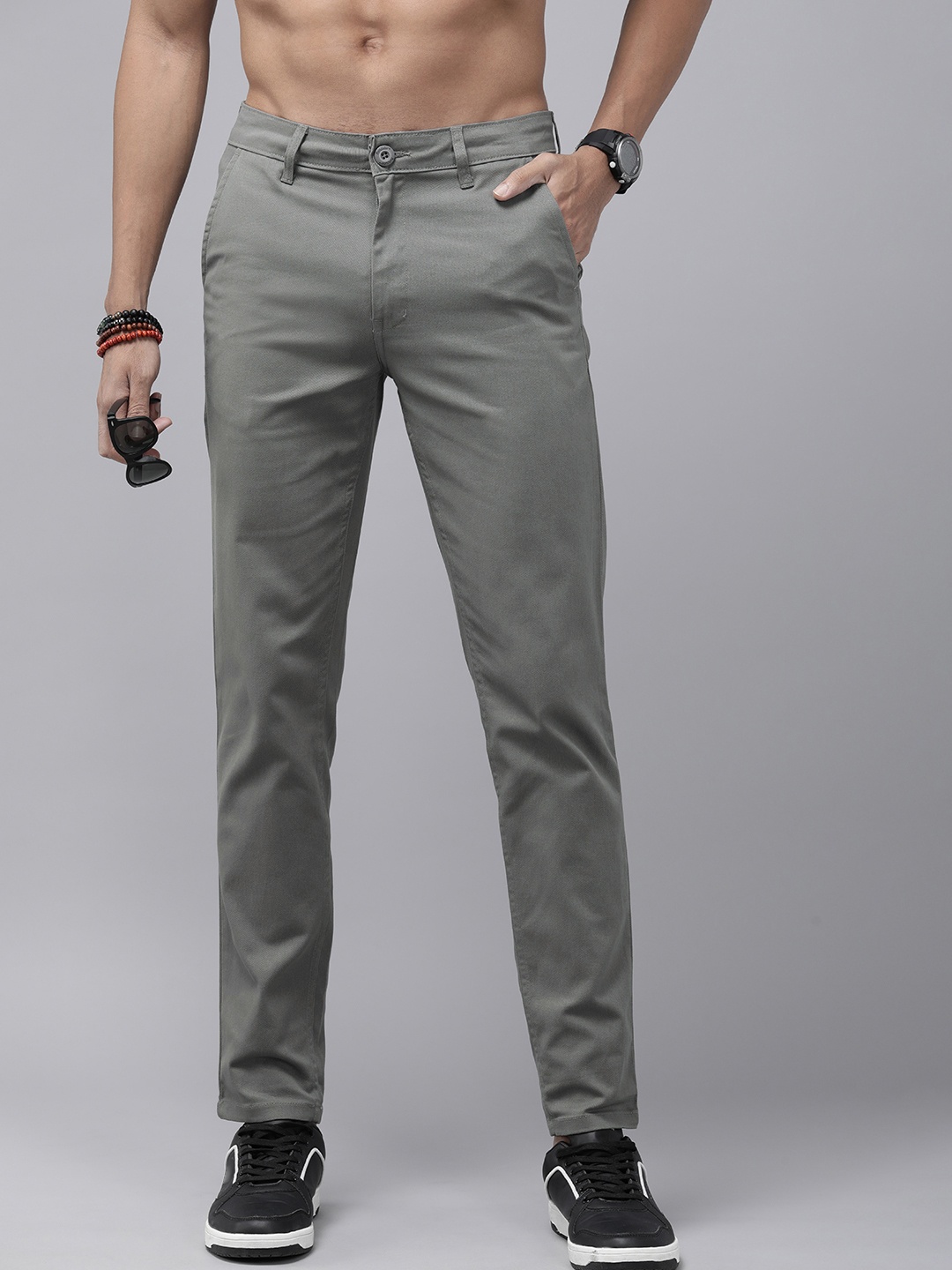 

The Roadster Life Co. Men Mid-Rise Chinos Trousers, Grey