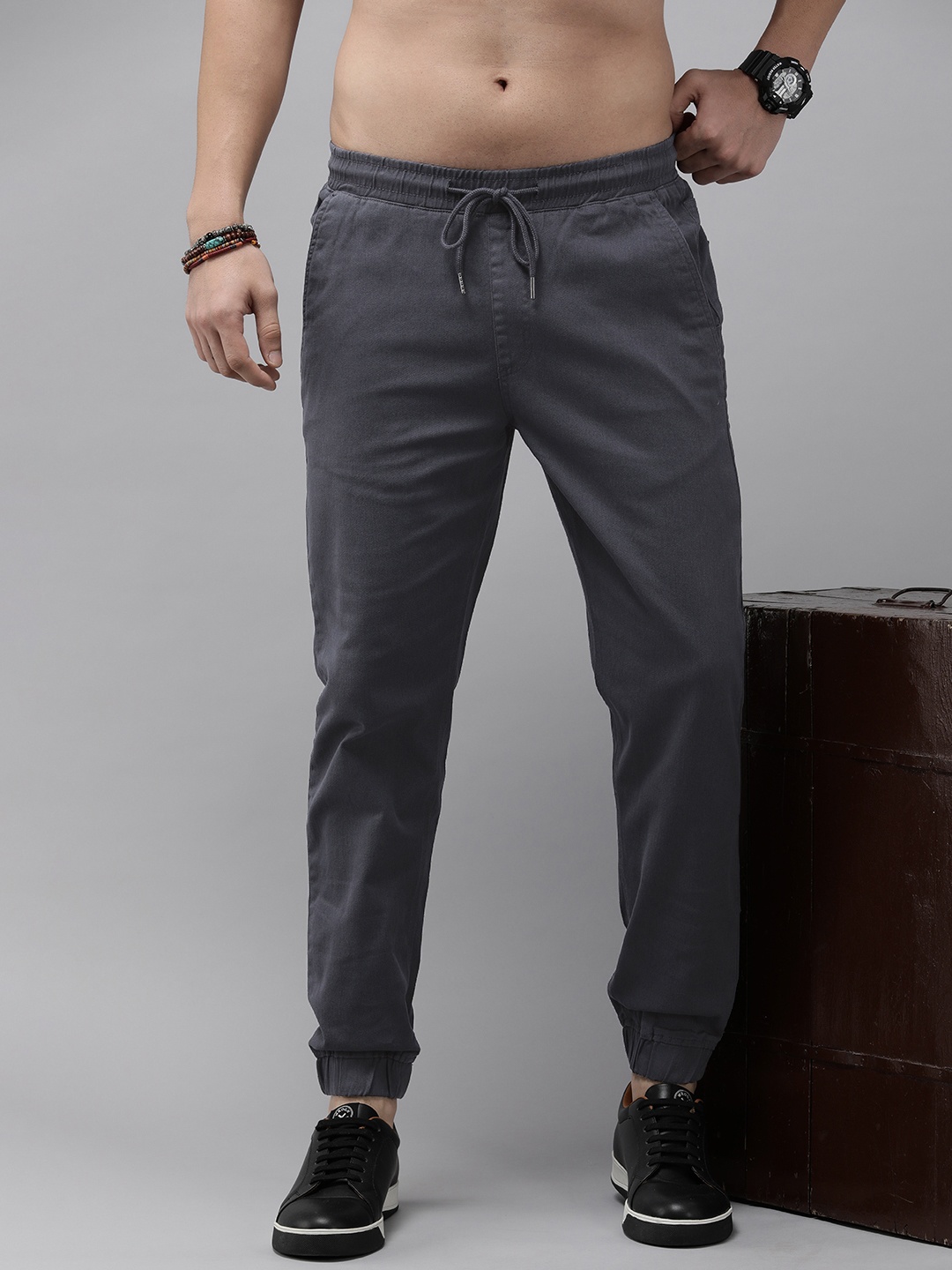 

The Roadster Life Co. Men Mid-Rise Joggers, Grey