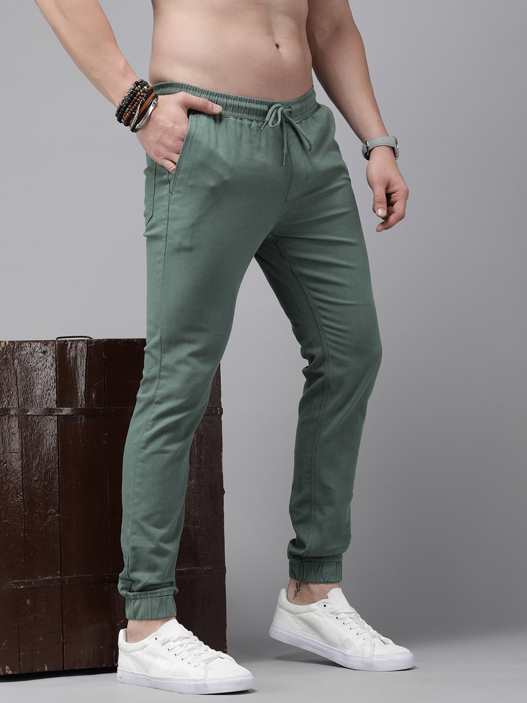 

Roadster Men Joggers, Green