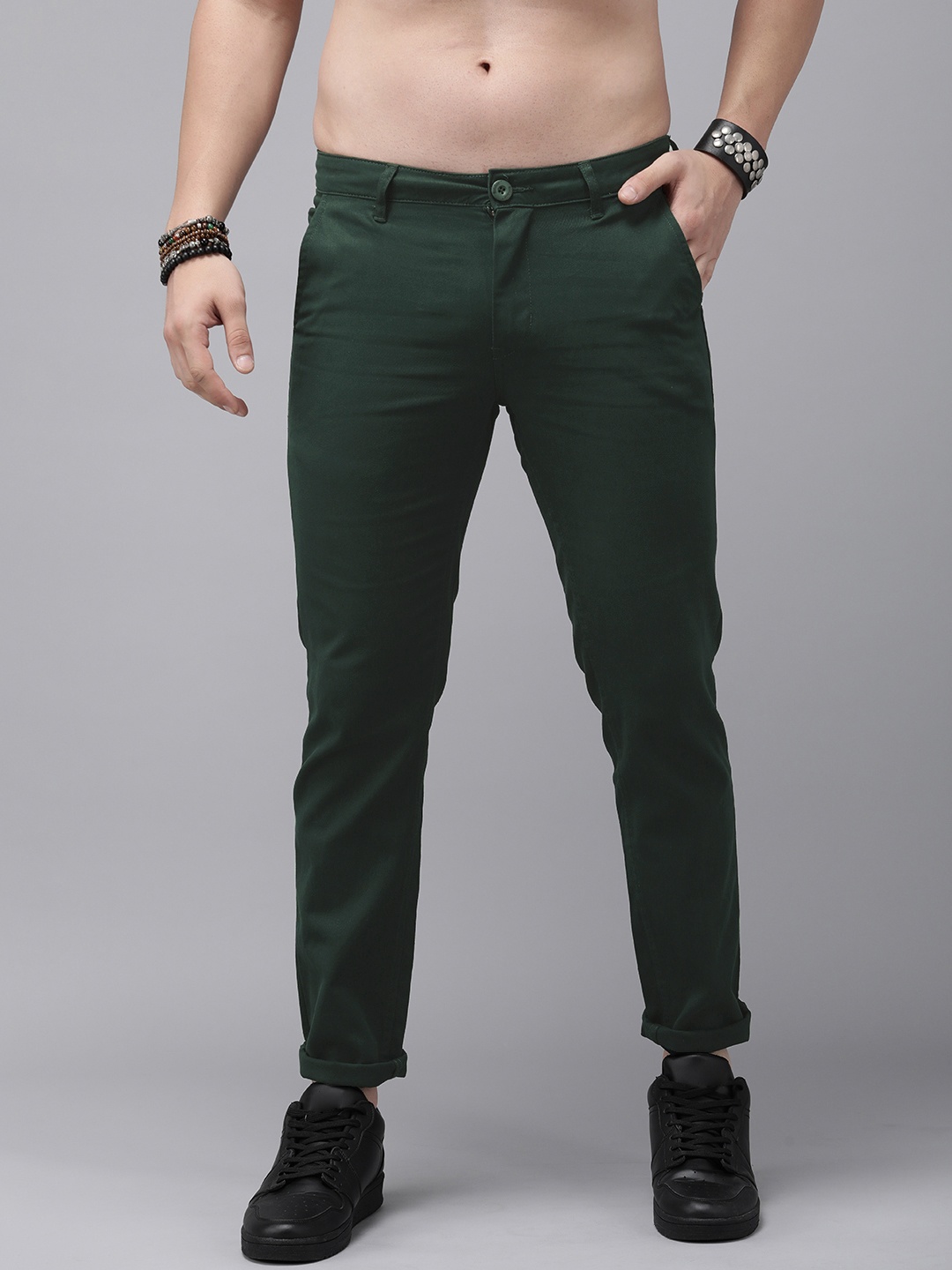 

The Roadster Life Co. Men Solid Mid-Rise Chinos Trousers, Green