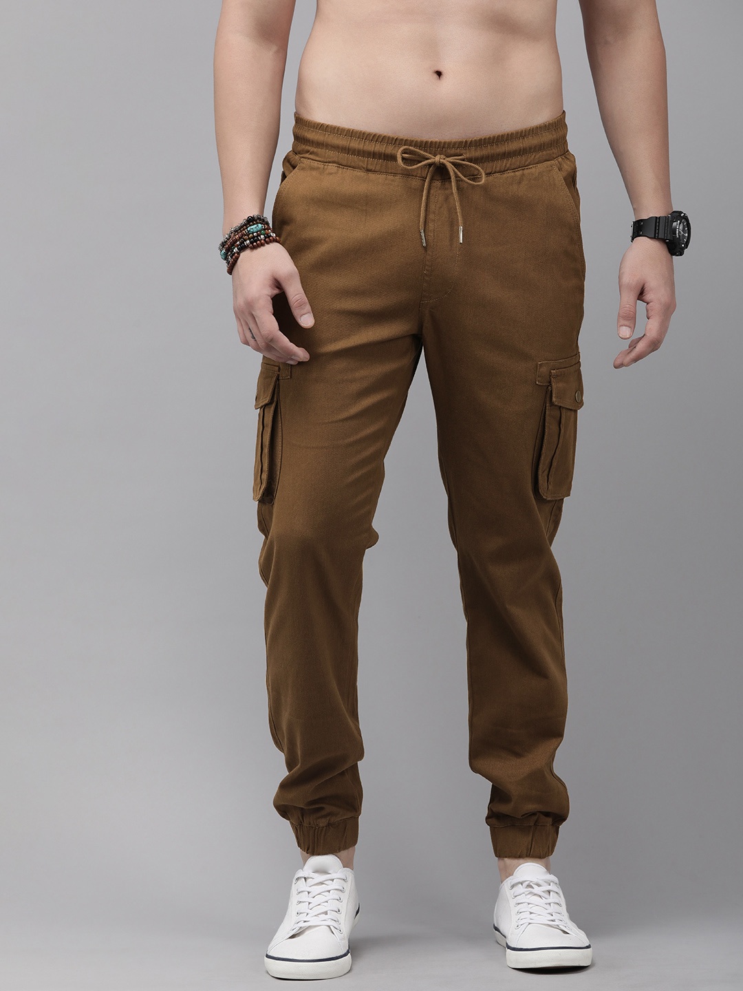 

The Roadster Life Co. Men Cargo Joggers Trousers, Brown