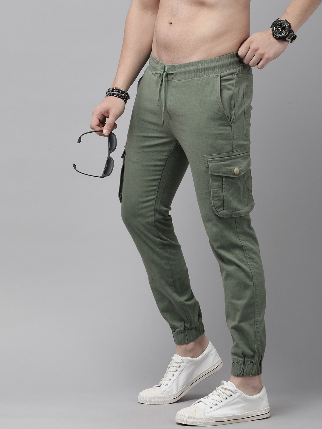 

The Roadster Life Co. Men Solid Regular Fit Joggers, Olive