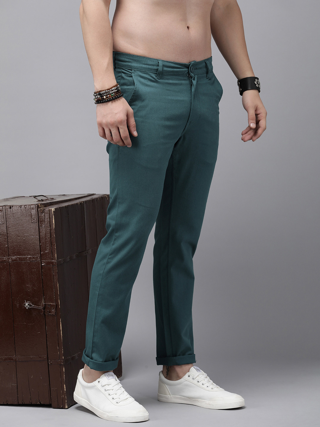 

The Roadster Life Co. Men Solid Mid-Rise Chinos Trousers, Teal