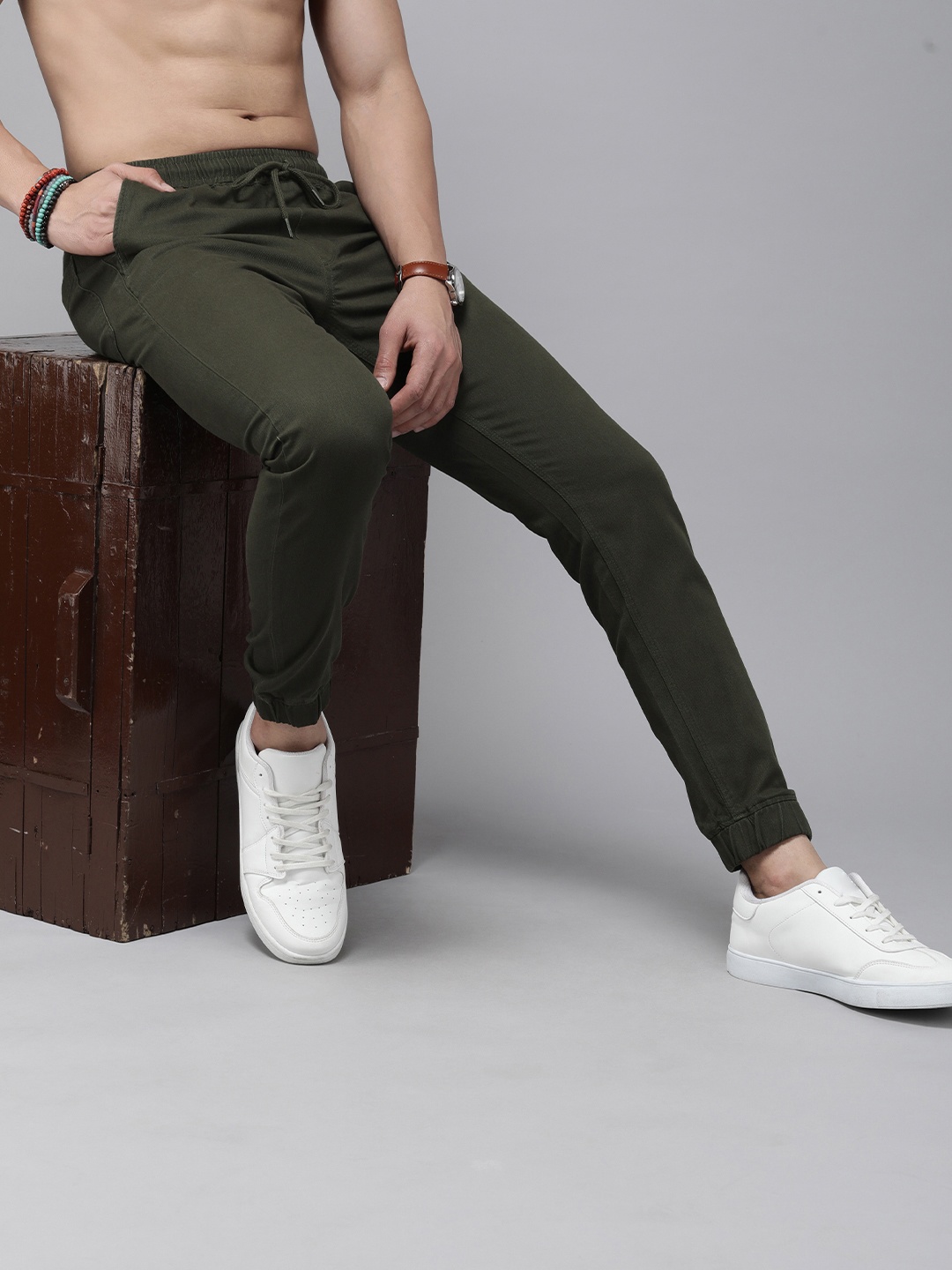 

Roadster Men Joggers, Olive
